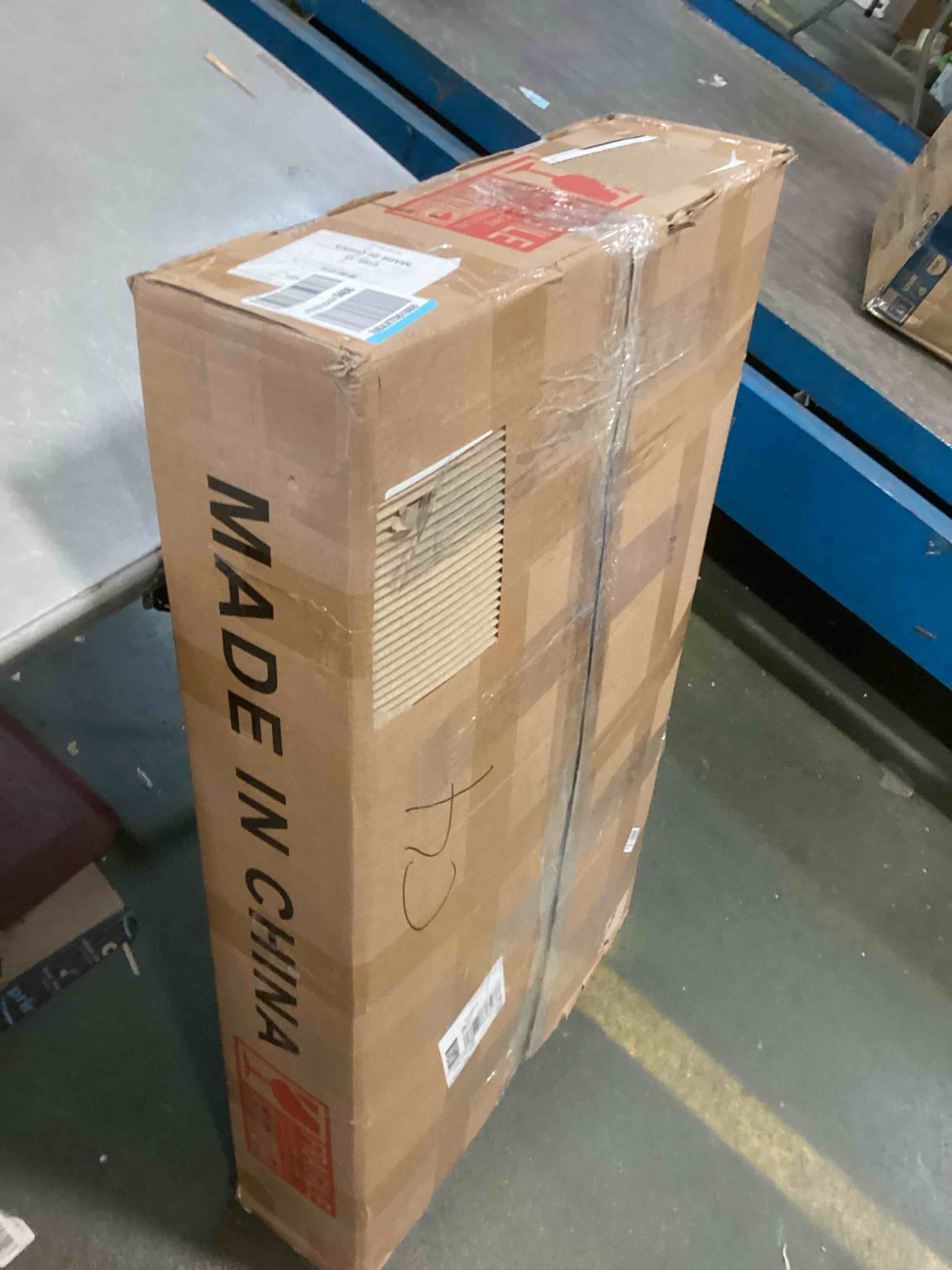 https://s3.amazonaws.com/lotting-images-prod/bidfta/YEL5693552_1706980252988.jpeg