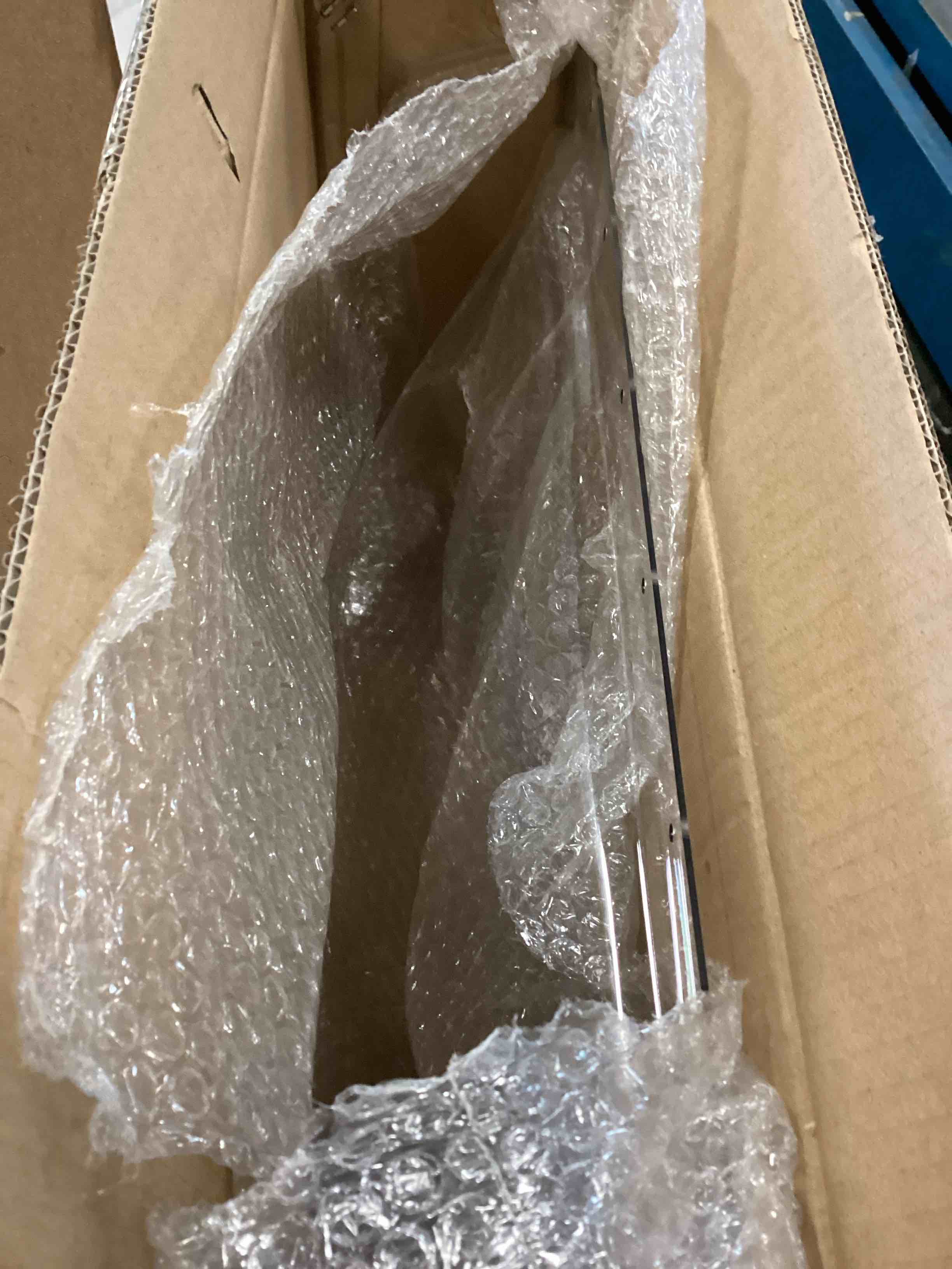 https://s3.amazonaws.com/lotting-images-prod/bidfta/YEL5693577_1706985717158.jpeg