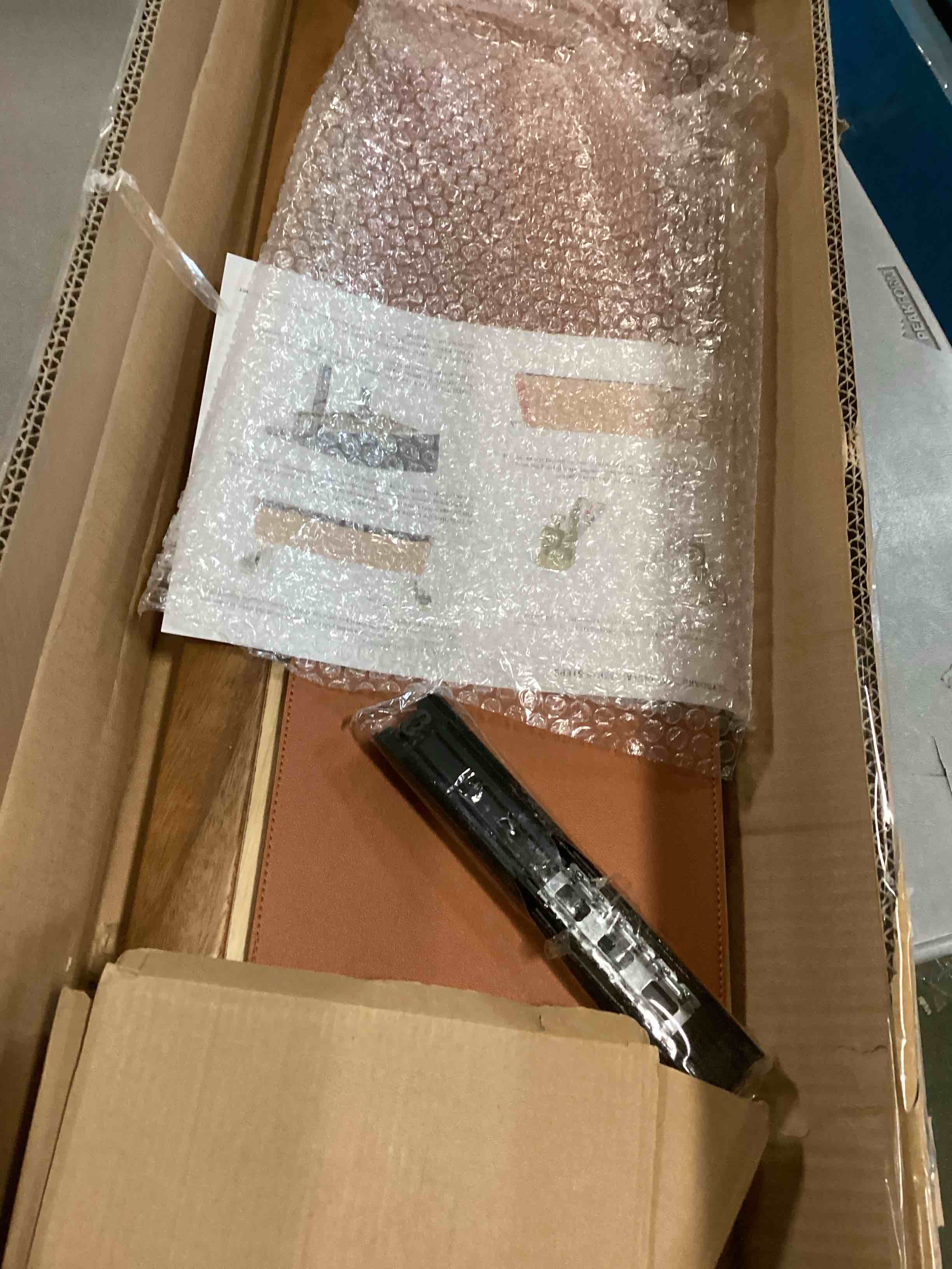 https://s3.amazonaws.com/lotting-images-prod/bidfta/YEL5693781_1707154520014.jpeg