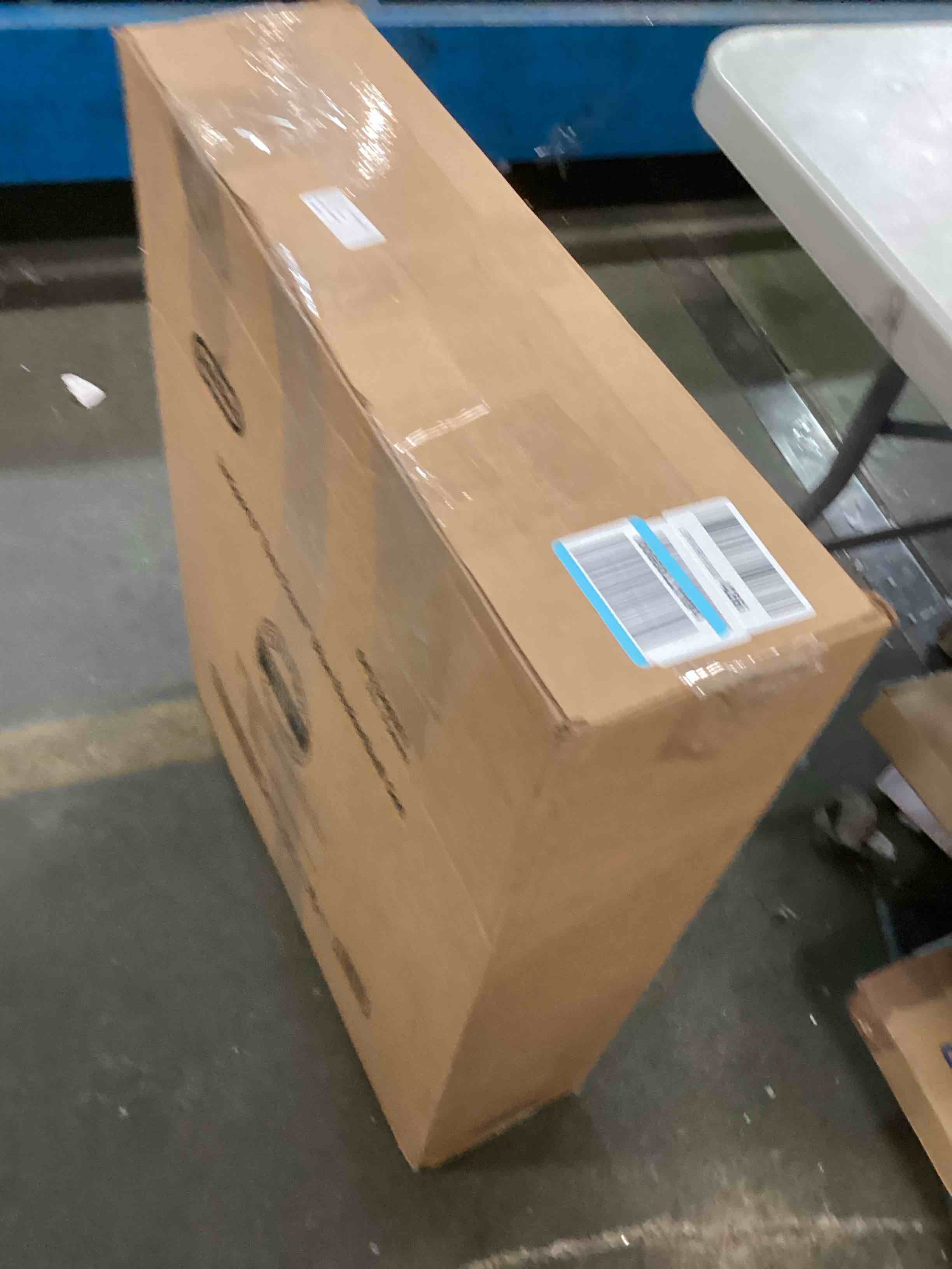 https://s3.amazonaws.com/lotting-images-prod/bidfta/YEL5694027_1707244631500.jpeg