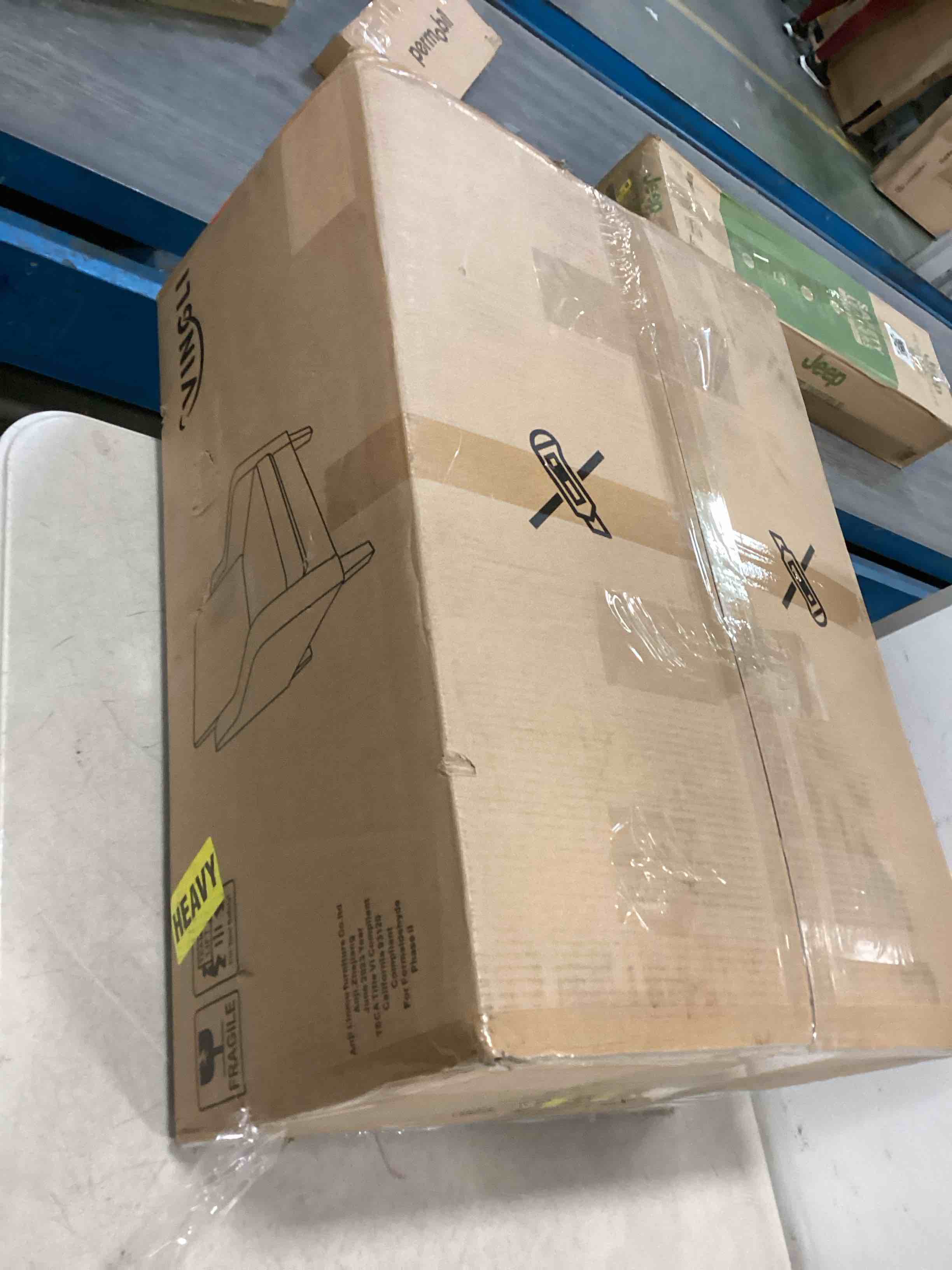 https://s3.amazonaws.com/lotting-images-prod/bidfta/YEL5694320_1707398646649.jpeg