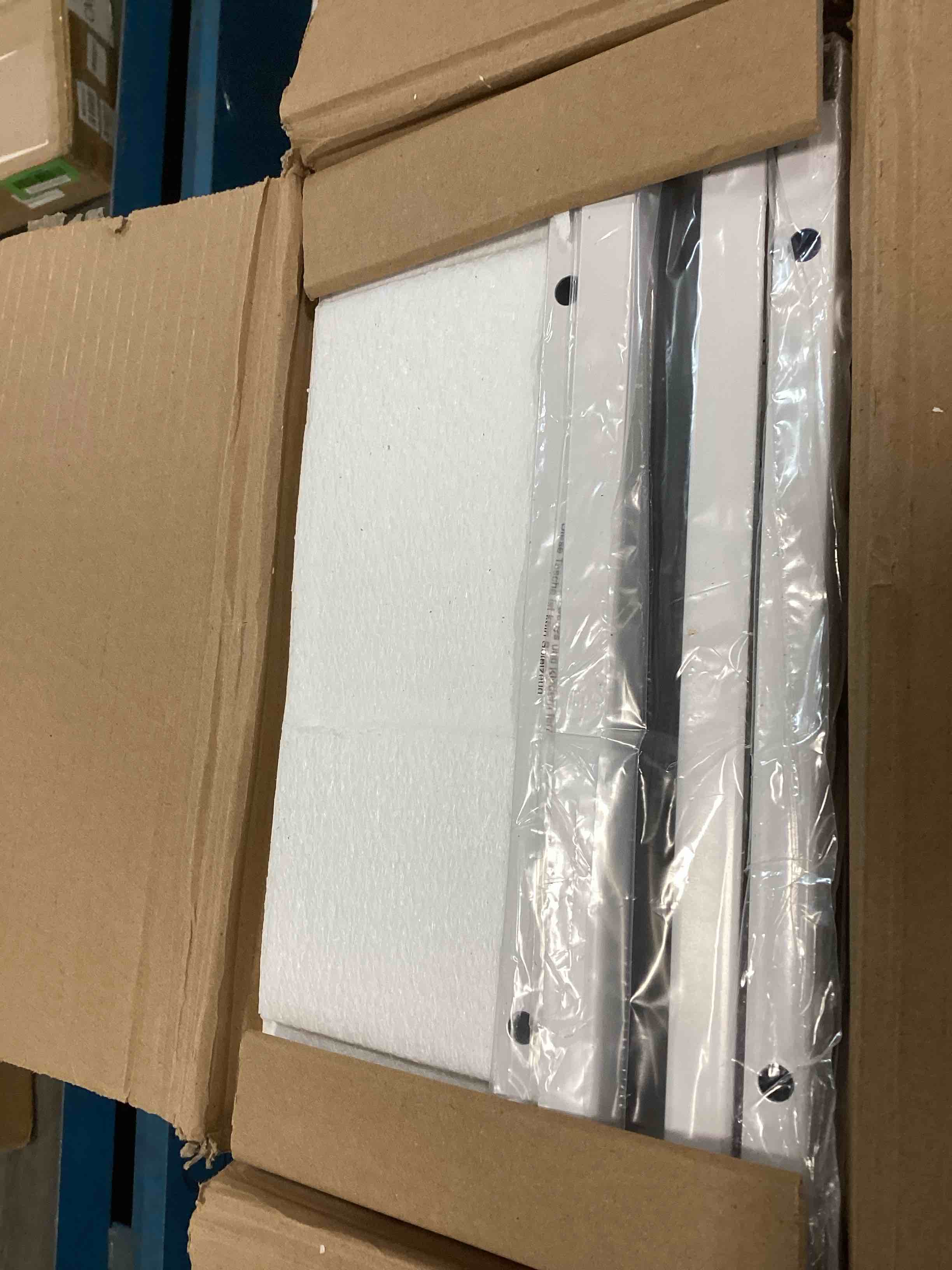 https://s3.amazonaws.com/lotting-images-prod/bidfta/YEL5694374_1707411011926.jpeg