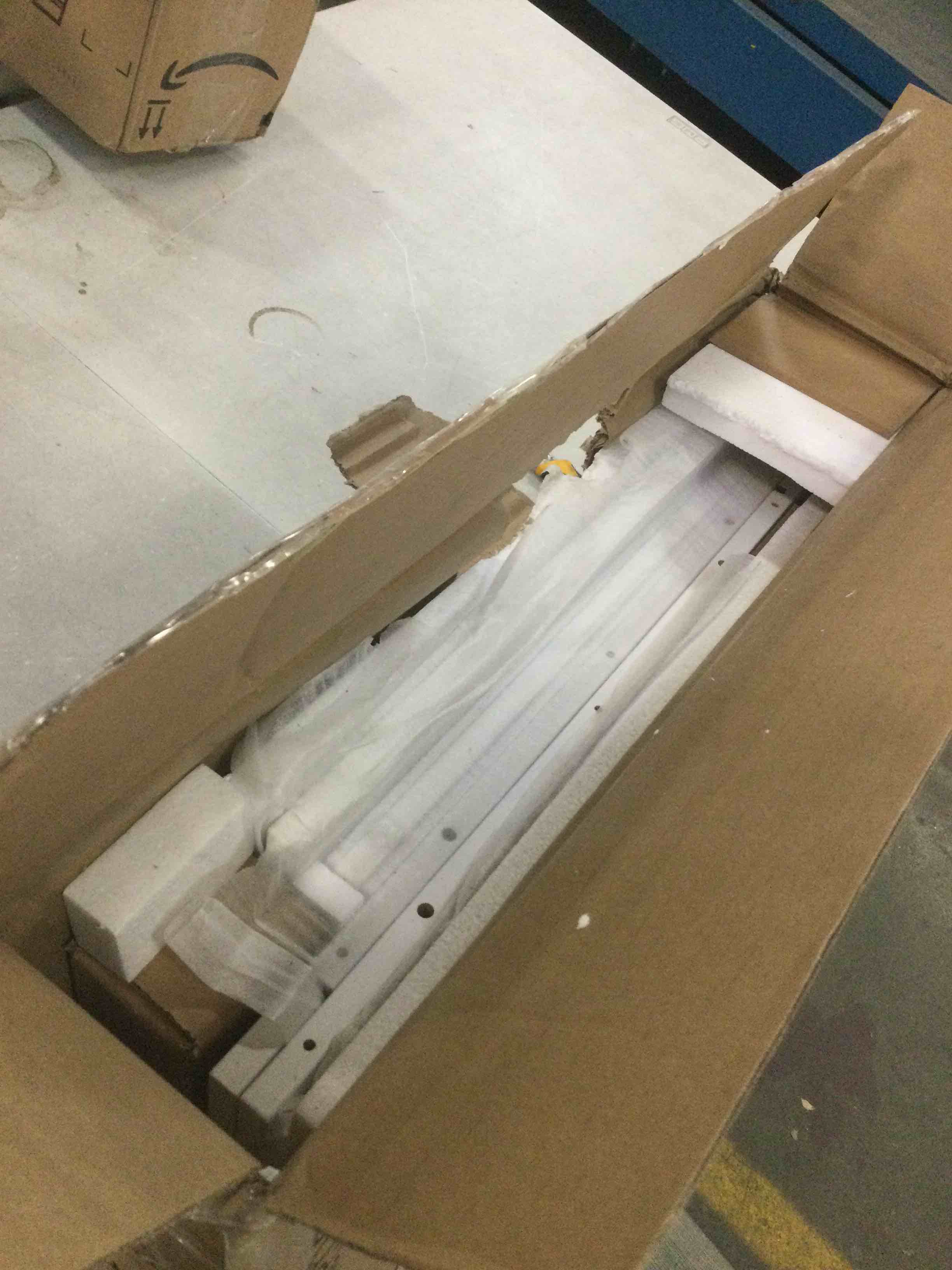https://s3.amazonaws.com/lotting-images-prod/bidfta/YEL5694673_1706715921427.jpeg