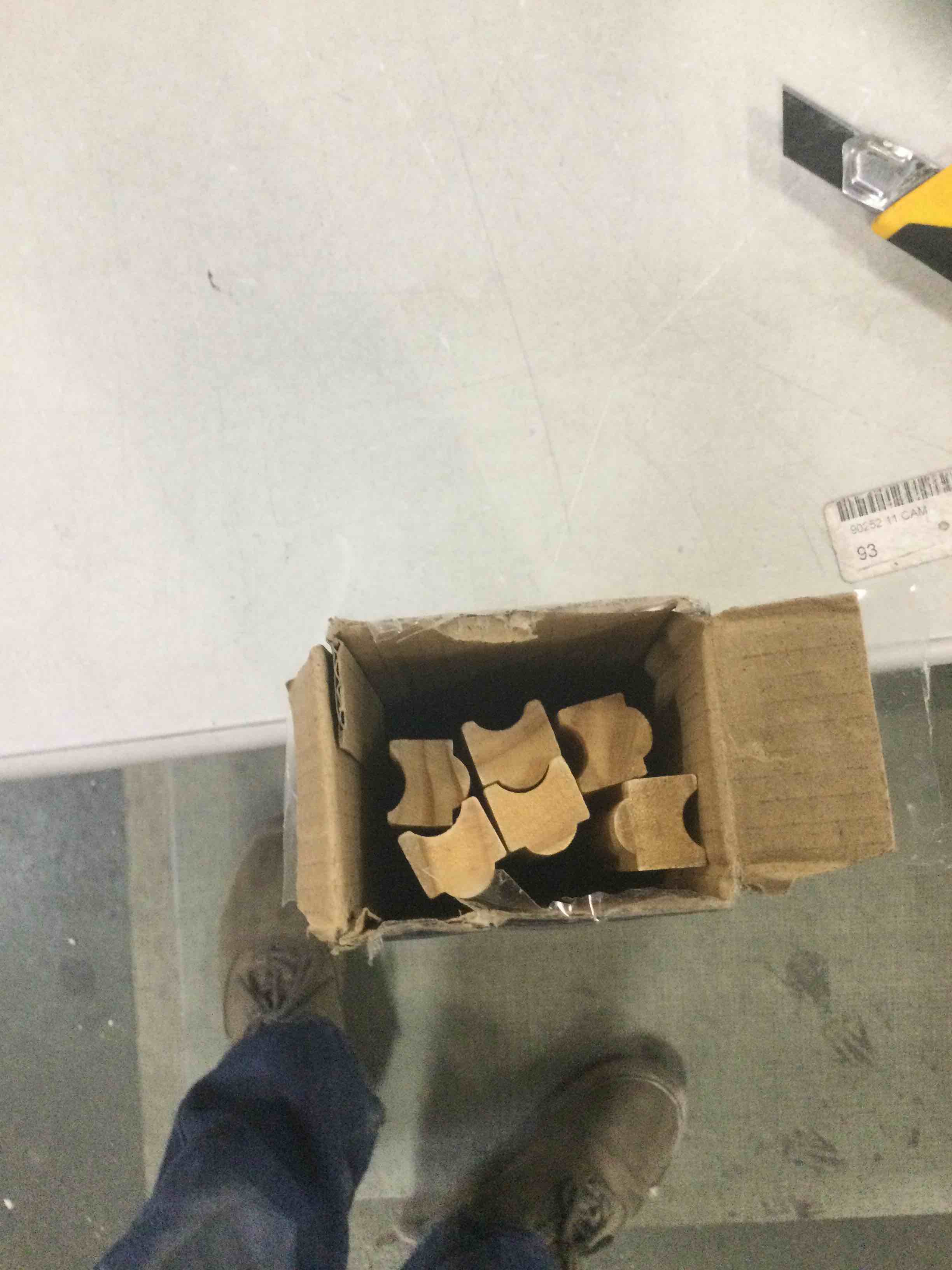https://s3.amazonaws.com/lotting-images-prod/bidfta/YEL5694707_1706721418600.jpeg