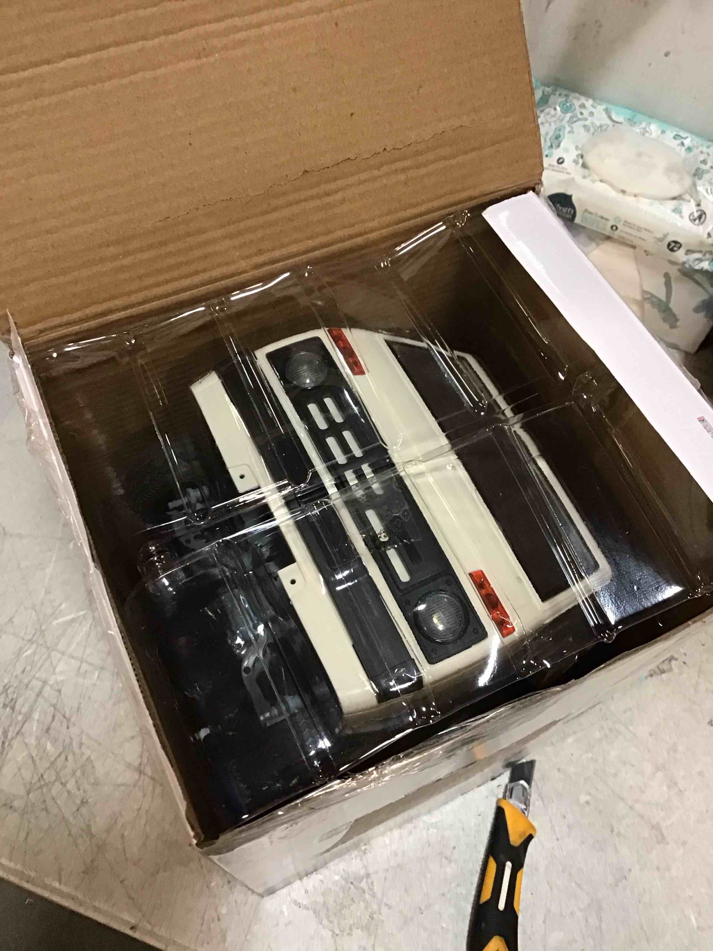 https://s3.amazonaws.com/lotting-images-prod/bidfta/YEL5695763_1707223110489.jpeg