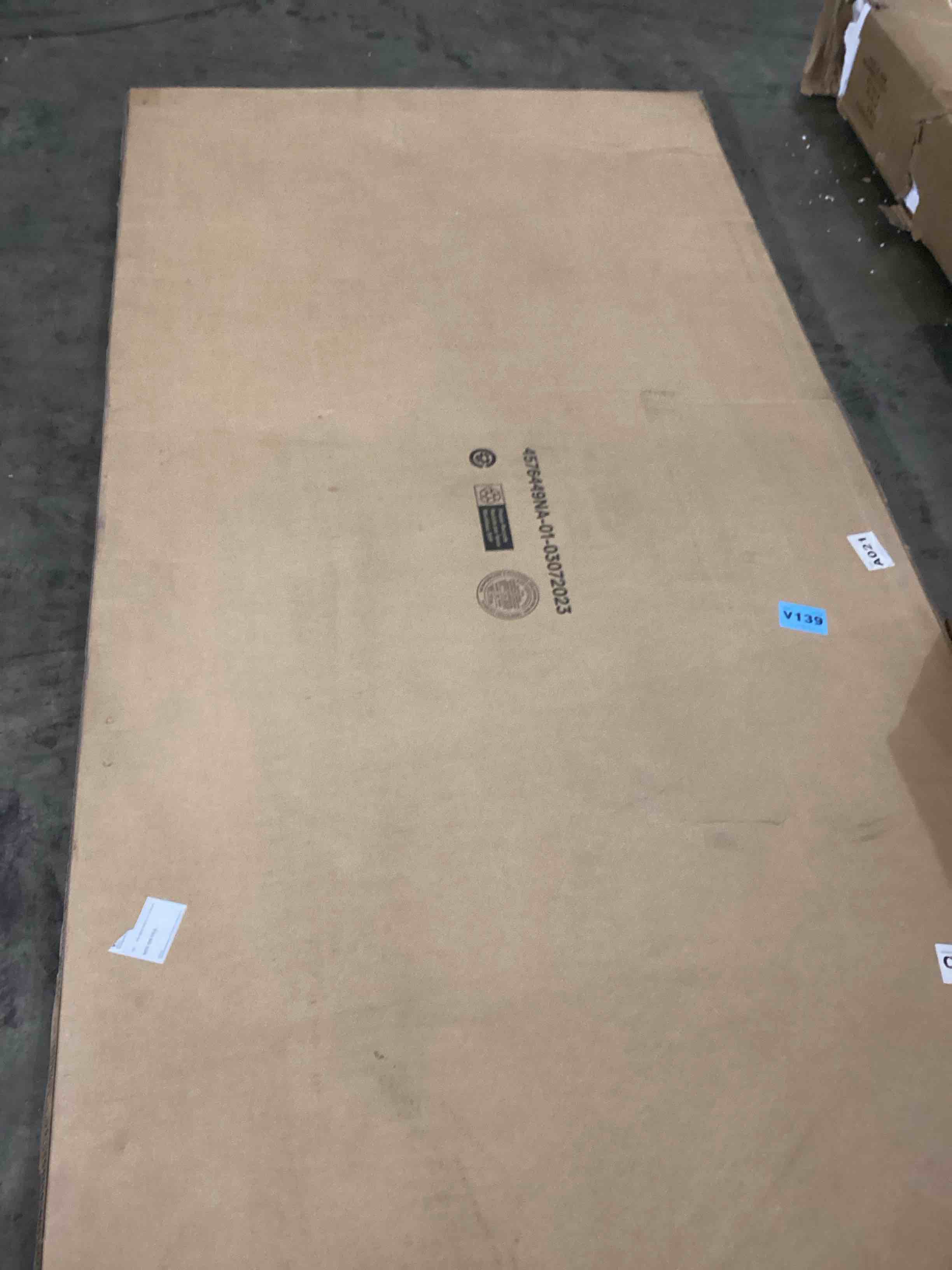 https://s3.amazonaws.com/lotting-images-prod/bidfta/YEL5696122_1712759555217.jpeg
