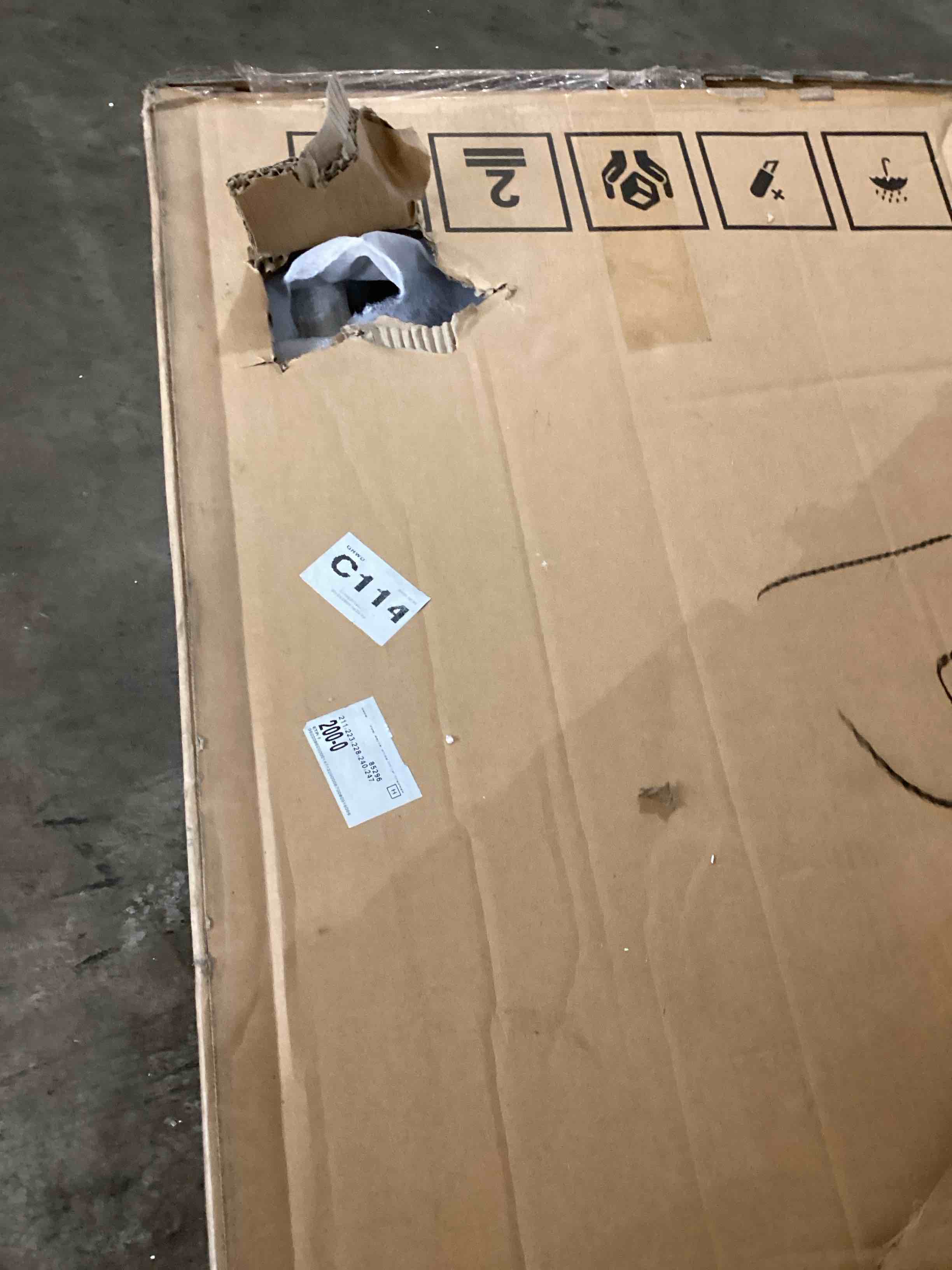 https://s3.amazonaws.com/lotting-images-prod/bidfta/YEL5696272_1712857420502.jpeg