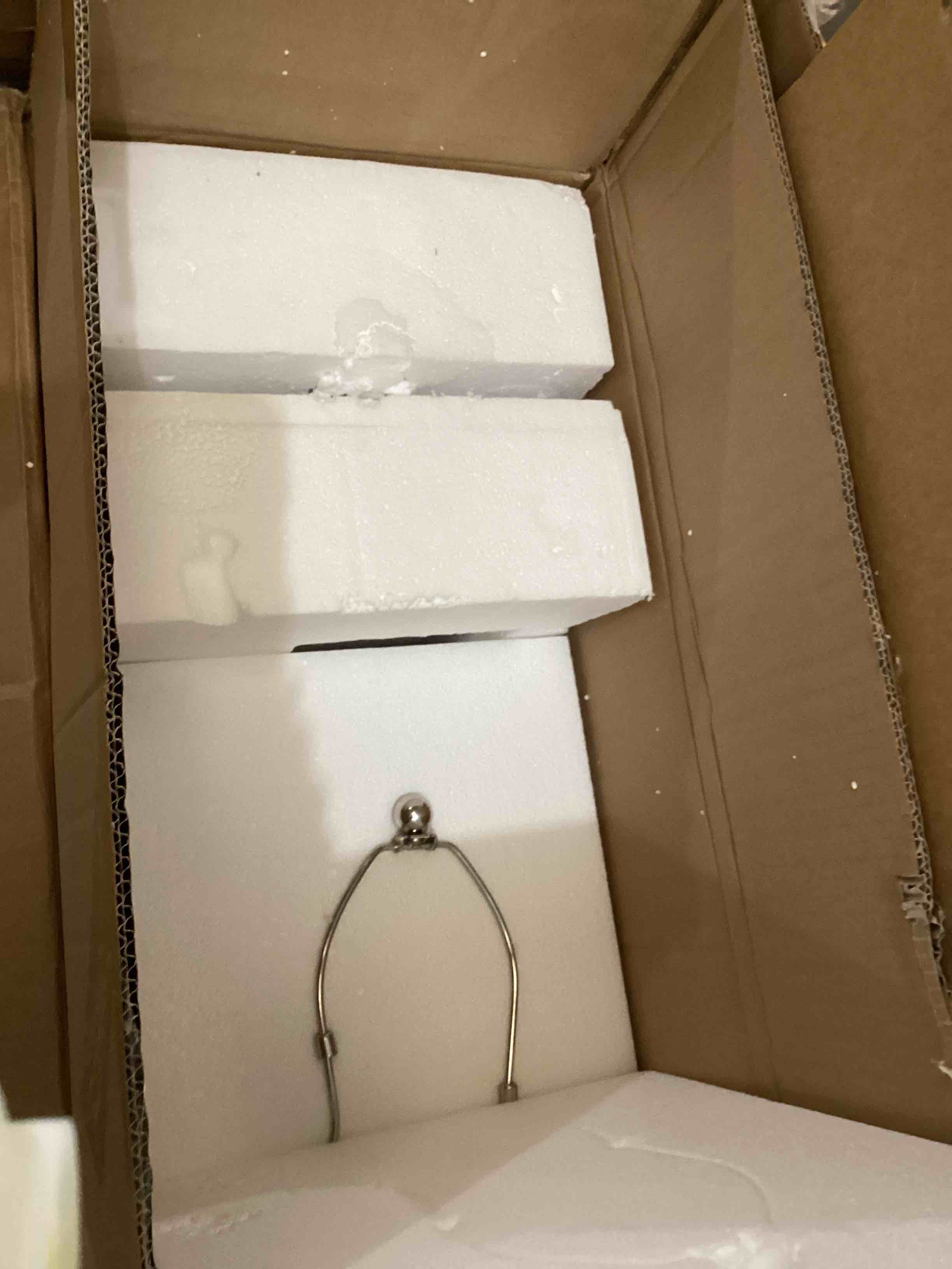 https://s3.amazonaws.com/lotting-images-prod/bidfta/YEL5697024_1713968895474.jpeg