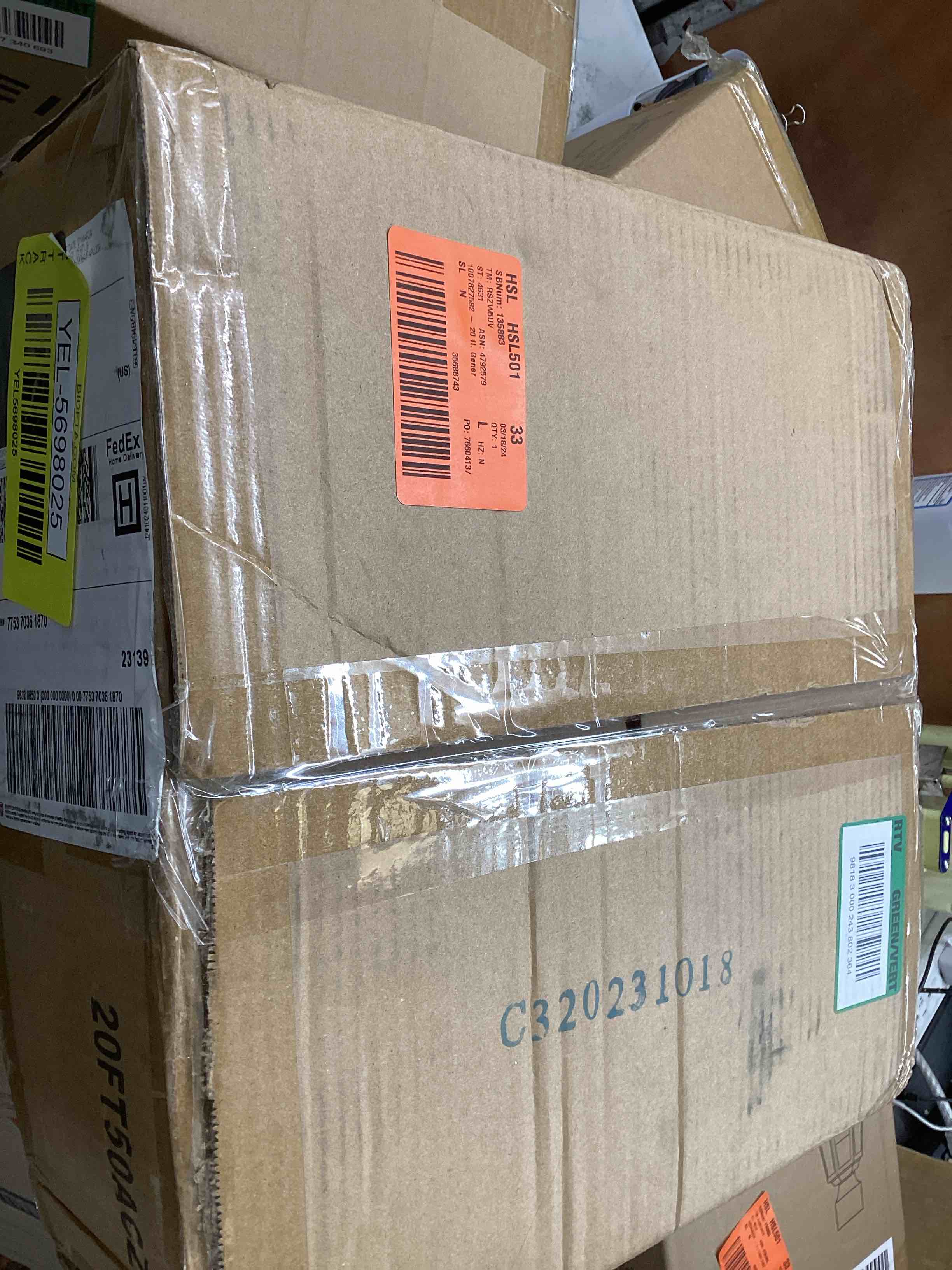 https://s3.amazonaws.com/lotting-images-prod/bidfta/YEL5698025_1712588251397.jpeg