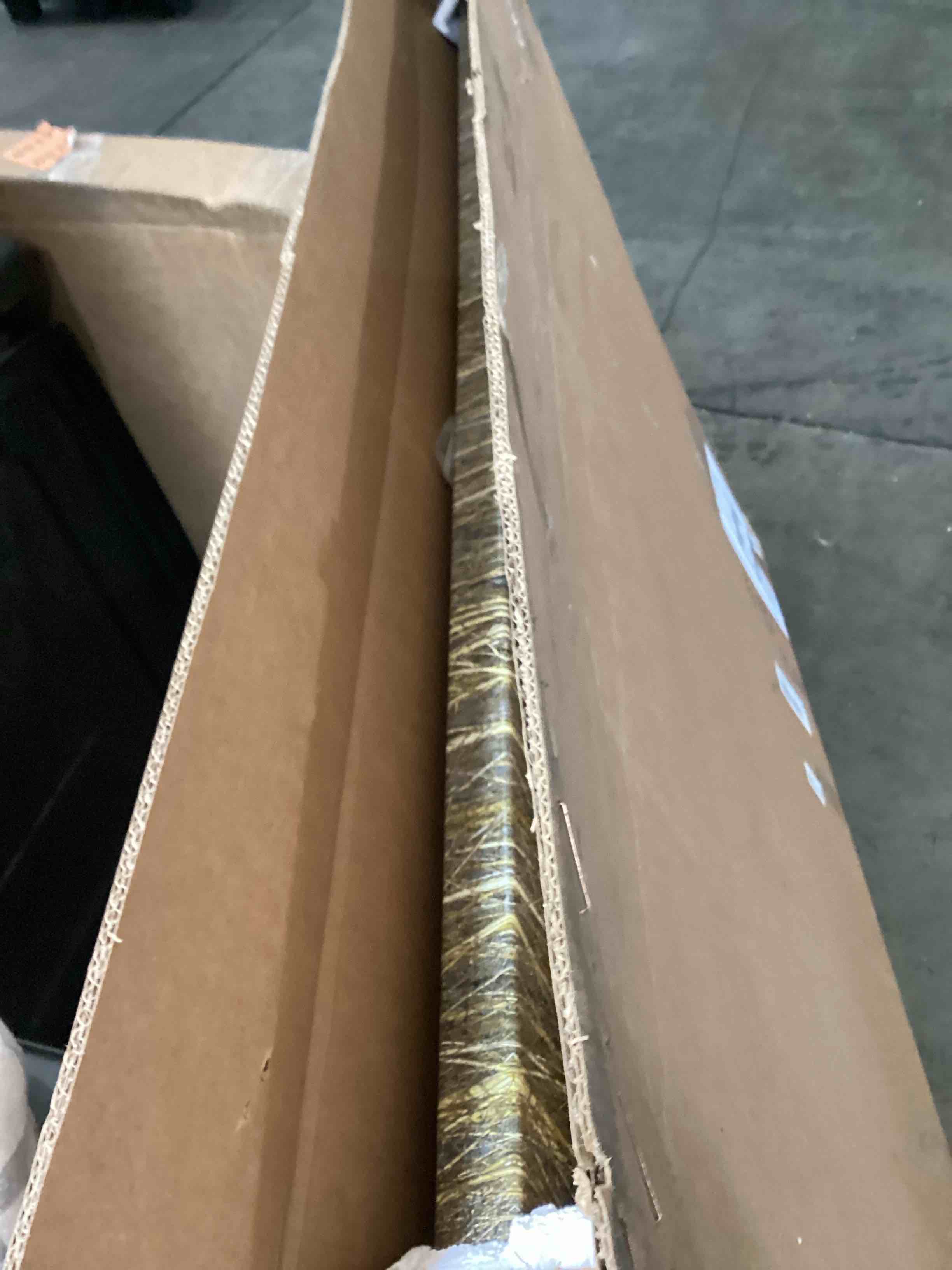 https://s3.amazonaws.com/lotting-images-prod/bidfta/YEL5698249_1712759149510.jpeg