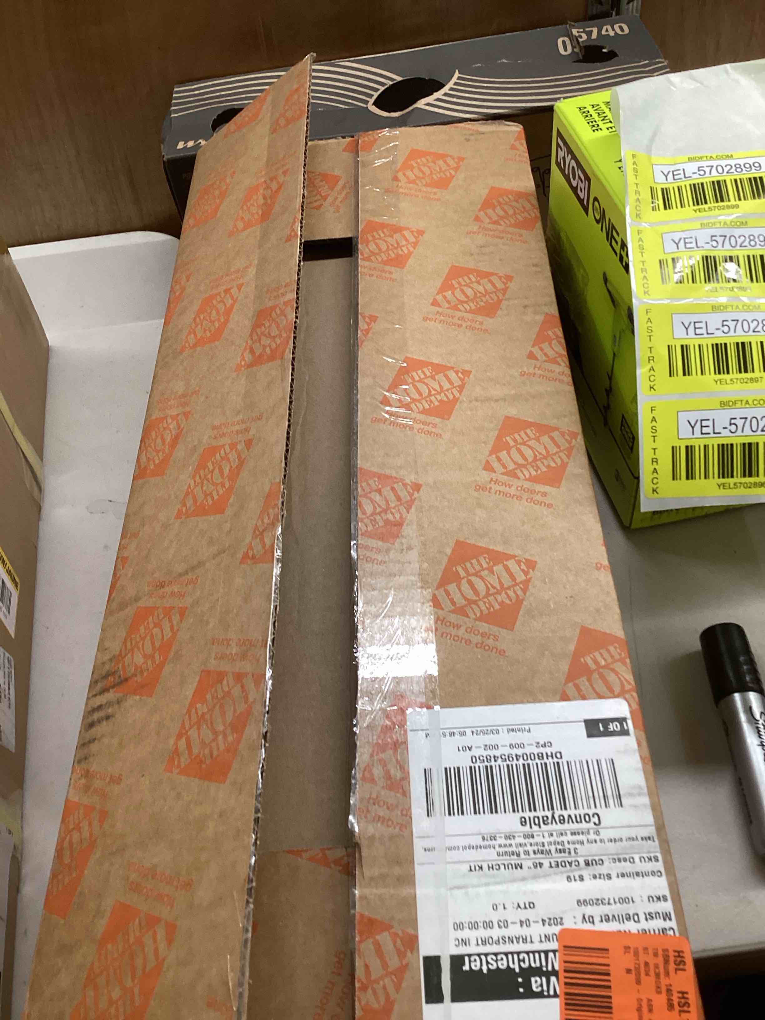 https://s3.amazonaws.com/lotting-images-prod/bidfta/YEL5702899_1715274424412.jpeg