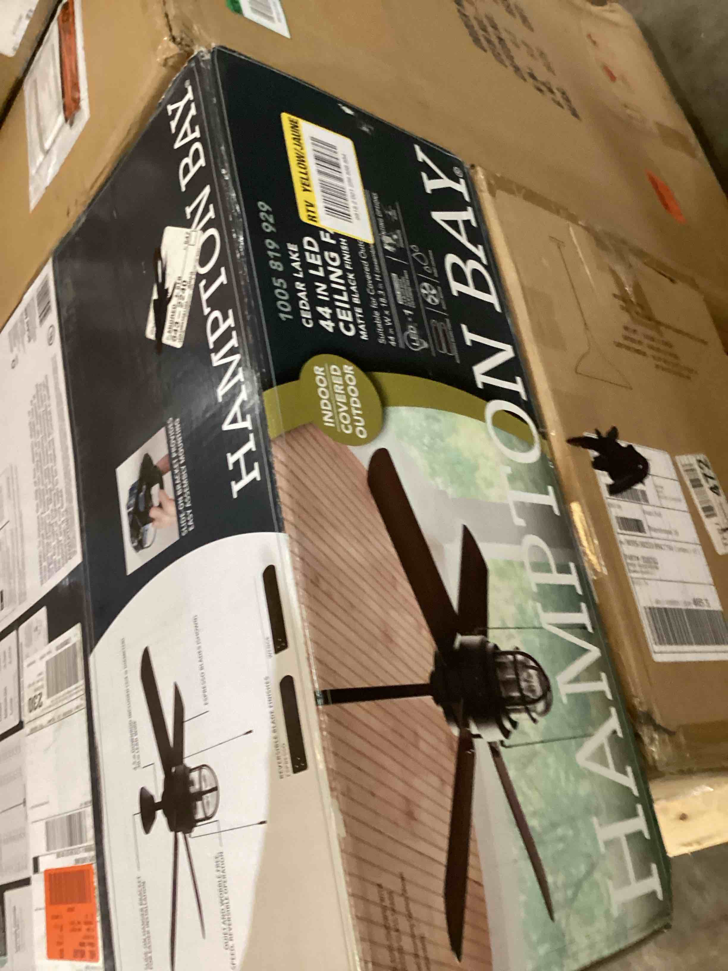 https://s3.amazonaws.com/lotting-images-prod/bidfta/YEL5703357_1715795833267.jpeg