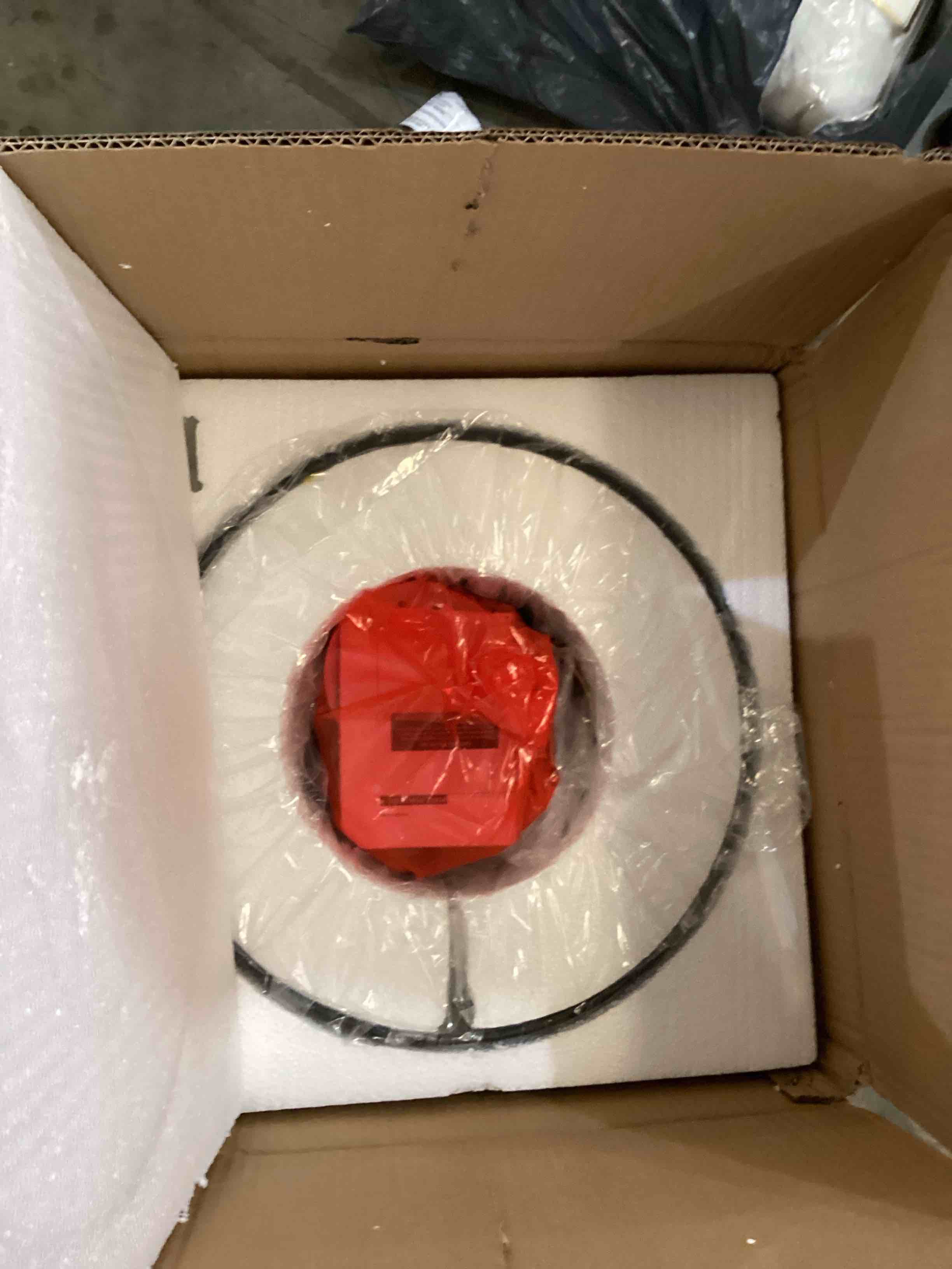 https://s3.amazonaws.com/lotting-images-prod/bidfta/YEL5704379_1728315670265.jpeg