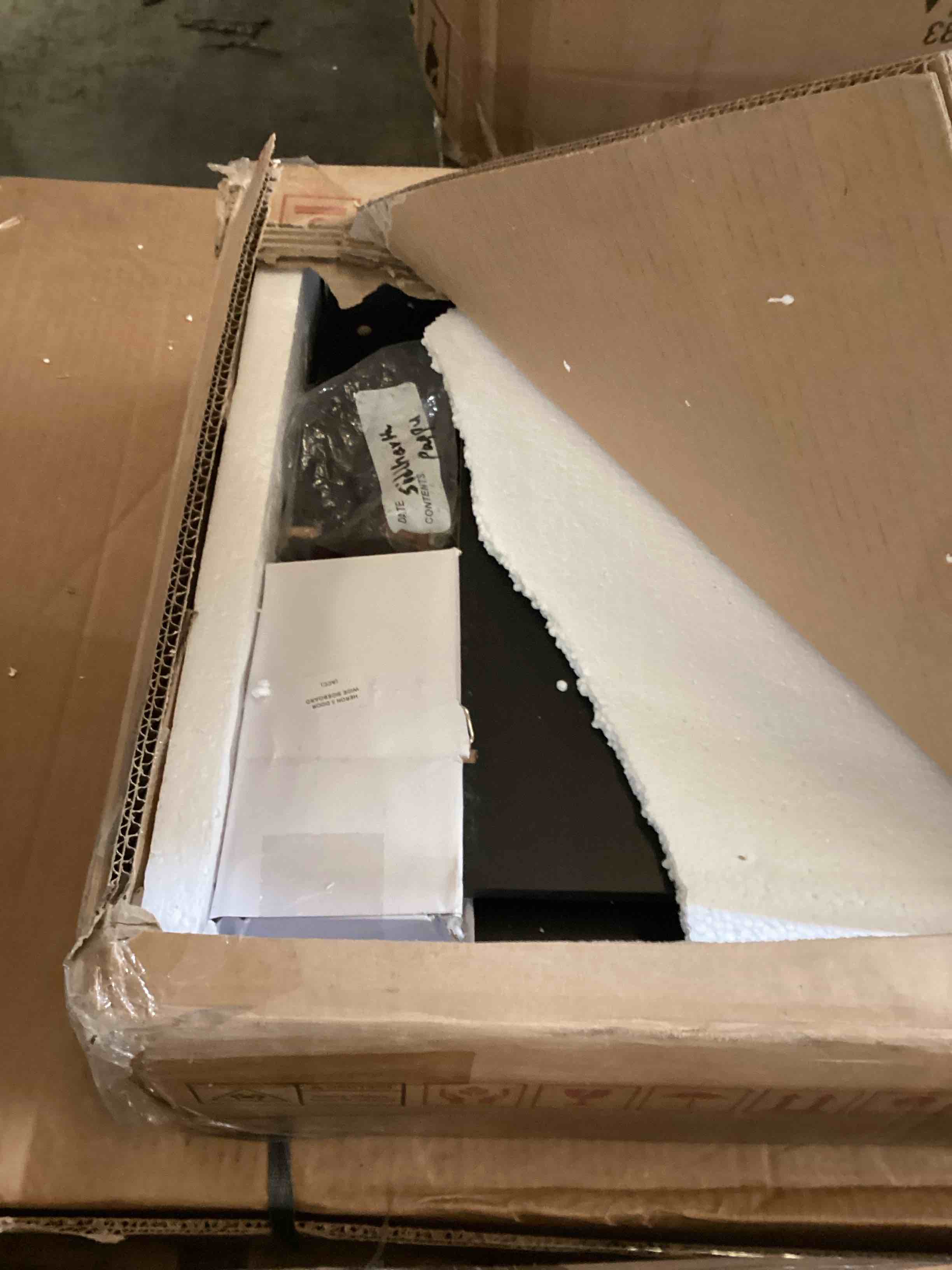 https://s3.amazonaws.com/lotting-images-prod/bidfta/YEL5704876_1728574694940.jpeg