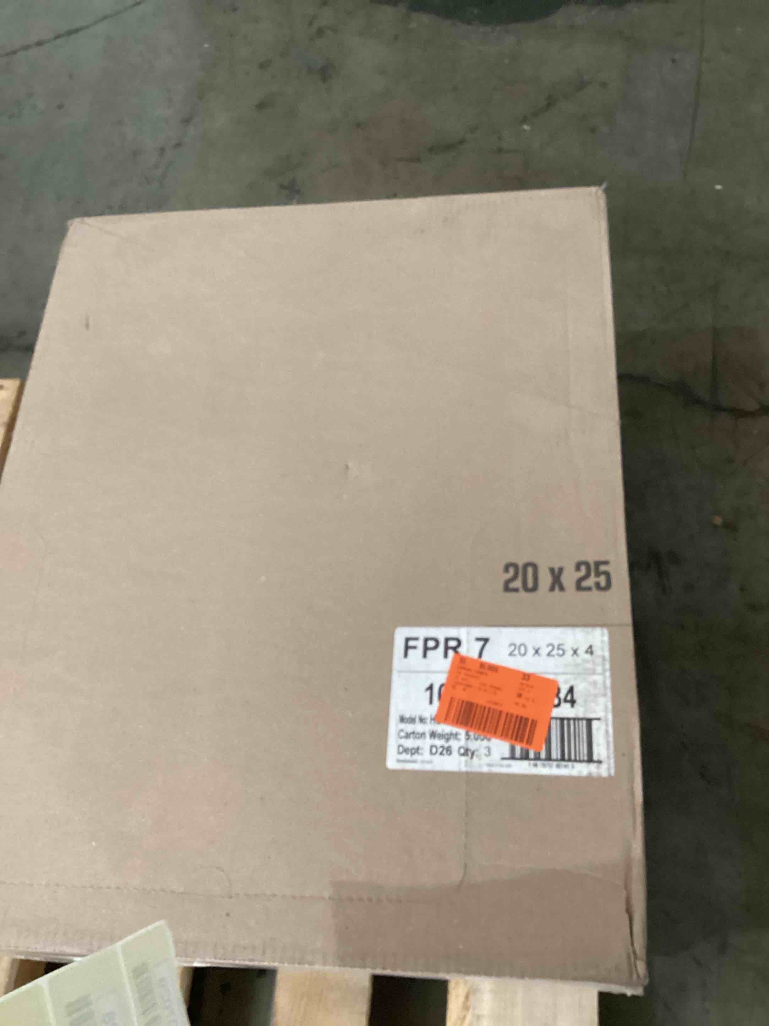 https://s3.amazonaws.com/lotting-images-prod/bidfta/YEL5707015_1717159558252.jpeg