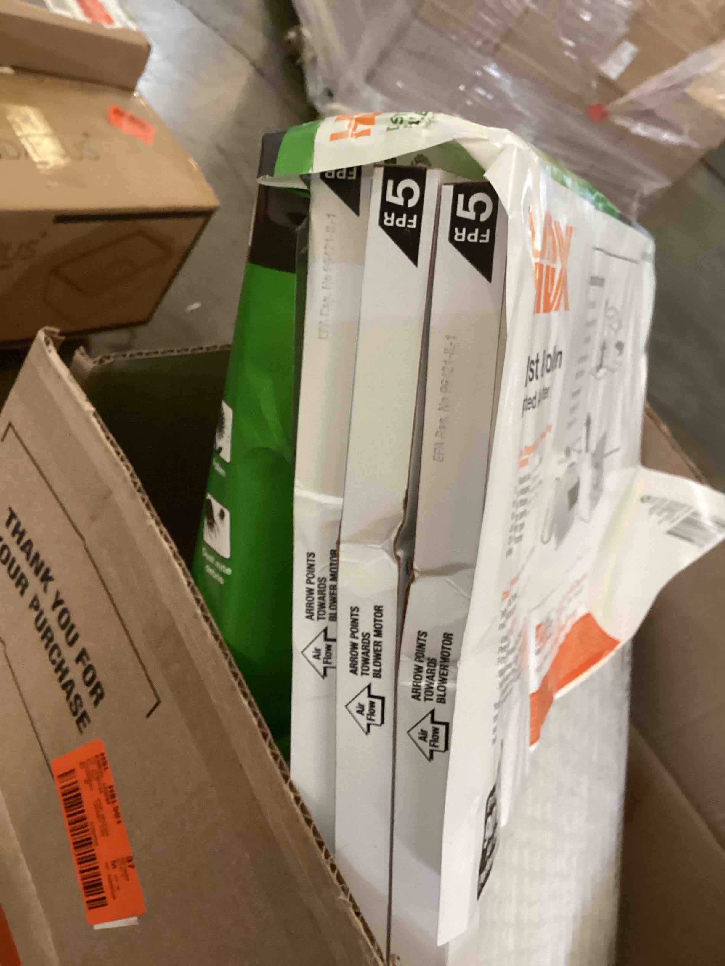 https://s3.amazonaws.com/lotting-images-prod/bidfta/YEL5707110_1717176678114.jpeg