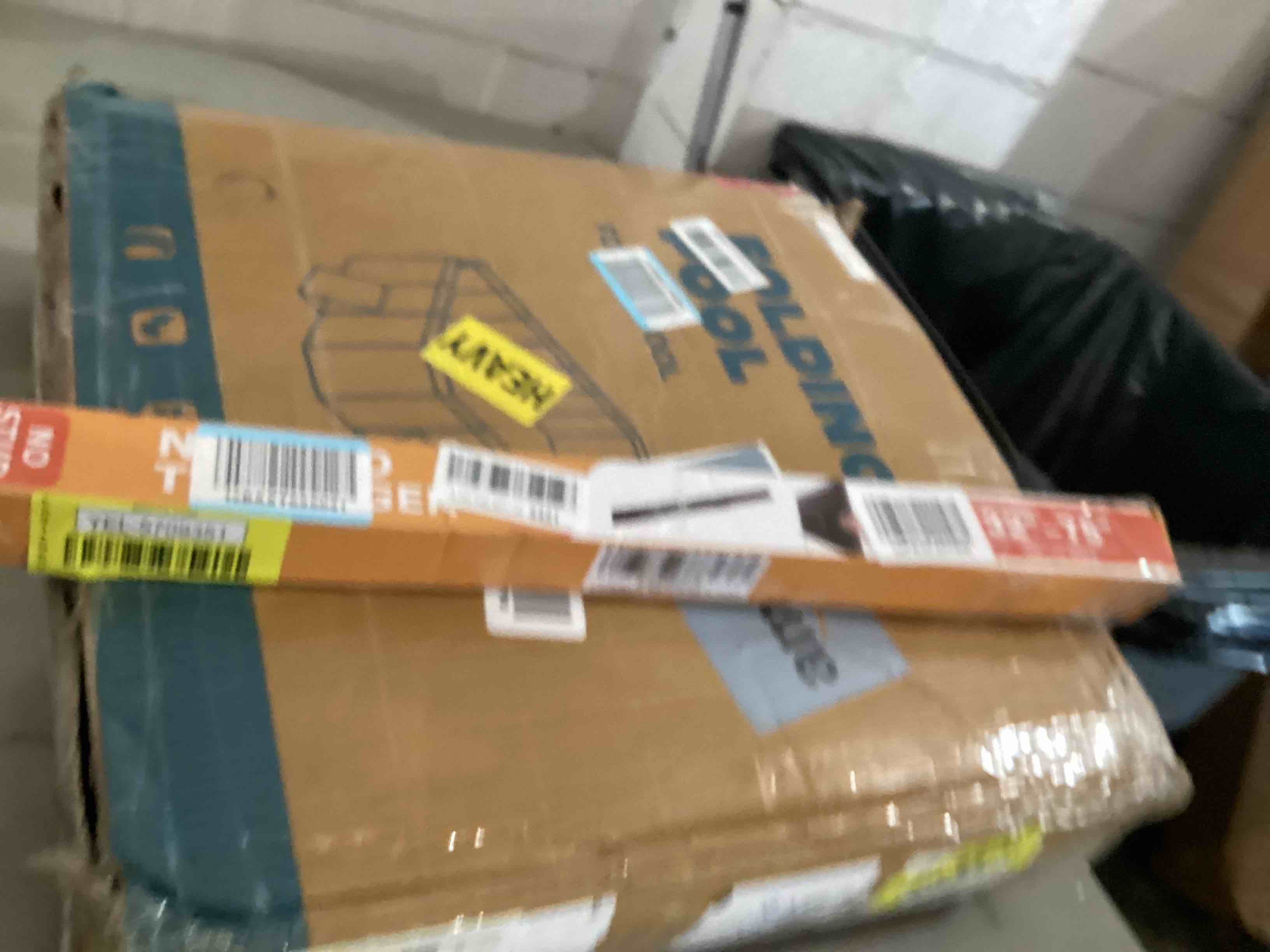 https://s3.amazonaws.com/lotting-images-prod/bidfta/YEL5709351_1725887758708.jpeg