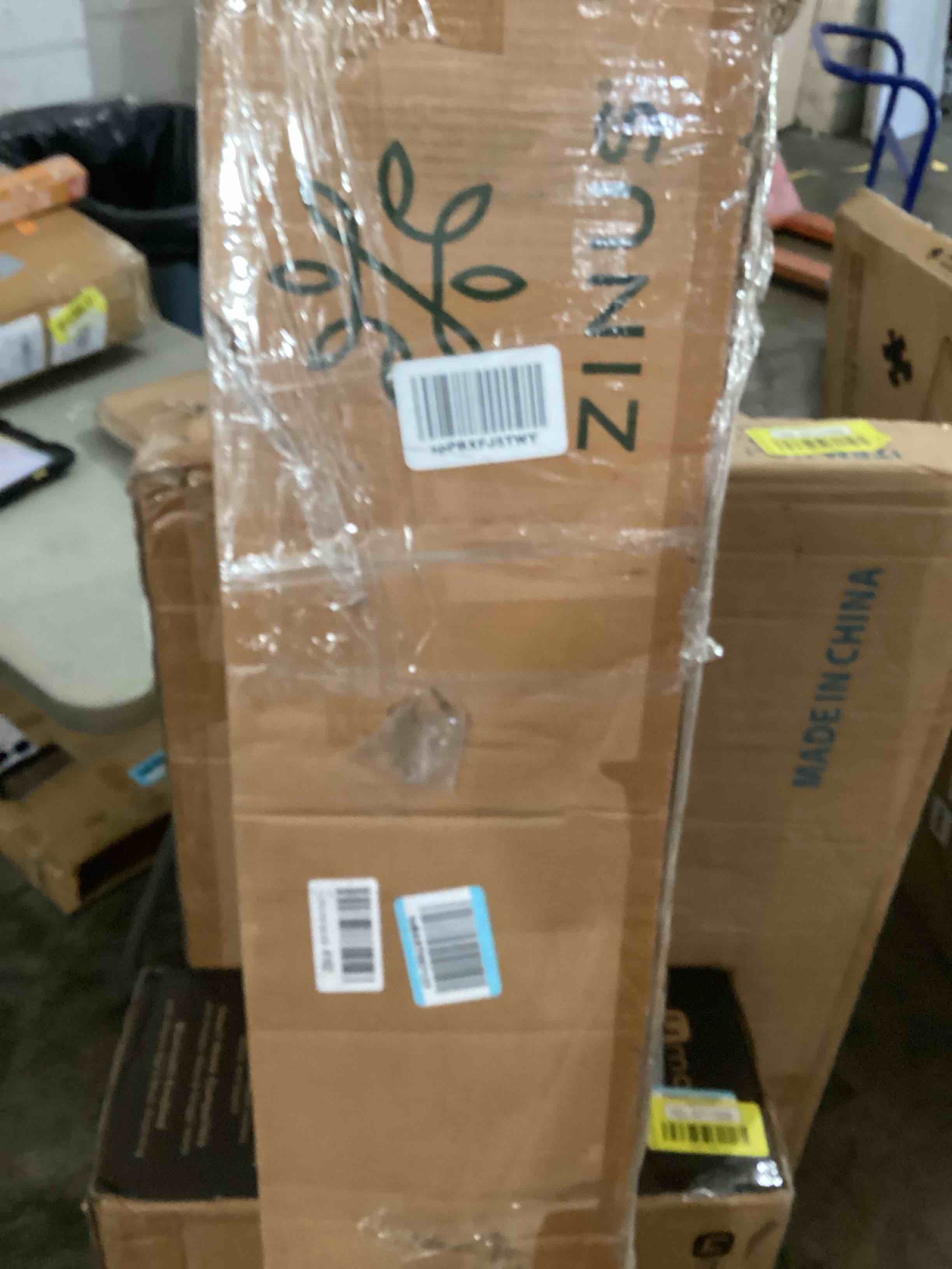 https://s3.amazonaws.com/lotting-images-prod/bidfta/YEL5709365_1725887678562.jpeg