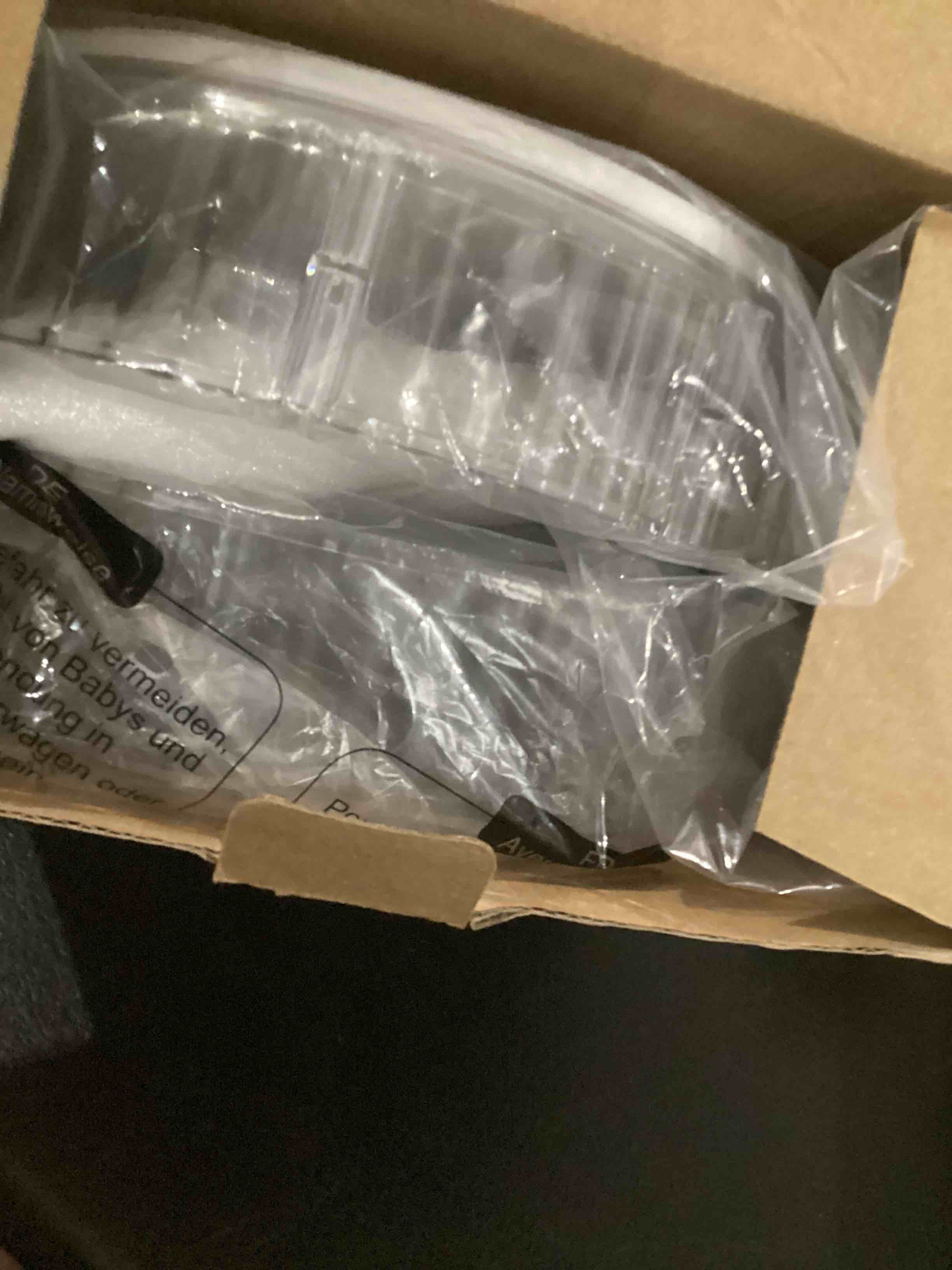 https://s3.amazonaws.com/lotting-images-prod/bidfta/YEL5709453_1727182990727.jpeg