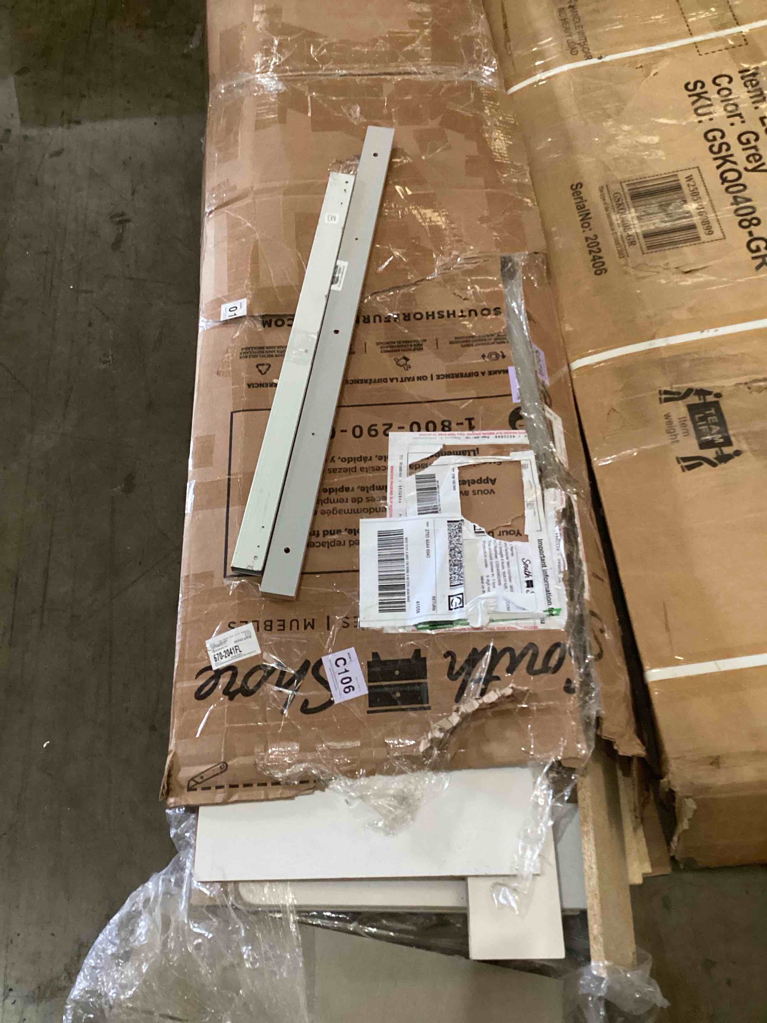 https://s3.amazonaws.com/lotting-images-prod/bidfta/YEL5709548_1727284975495.jpeg