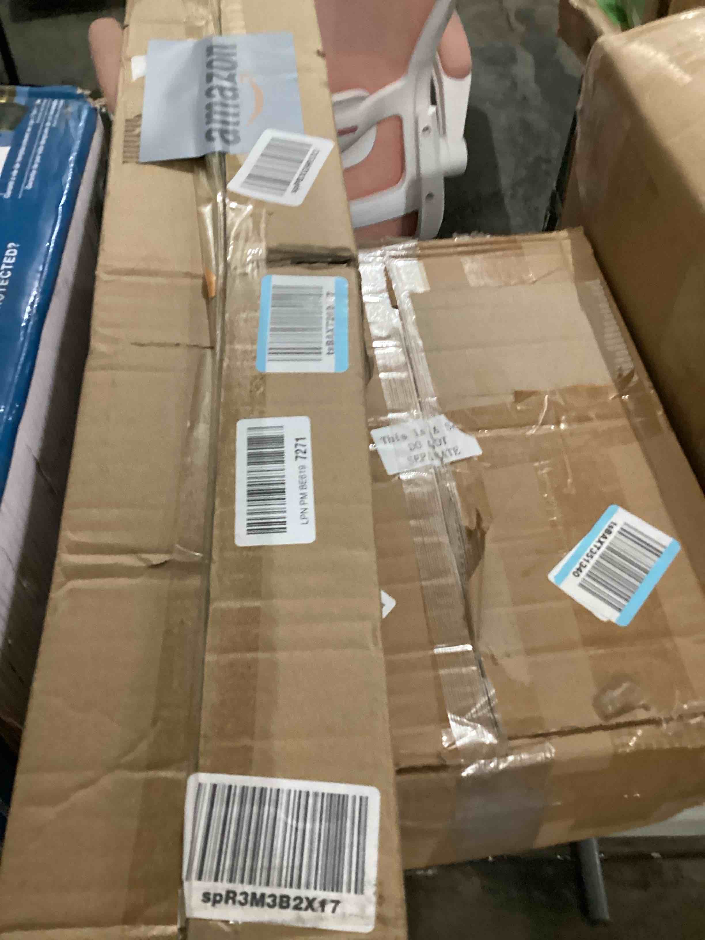 https://s3.amazonaws.com/lotting-images-prod/bidfta/YEL5709853_1727784190964.jpeg