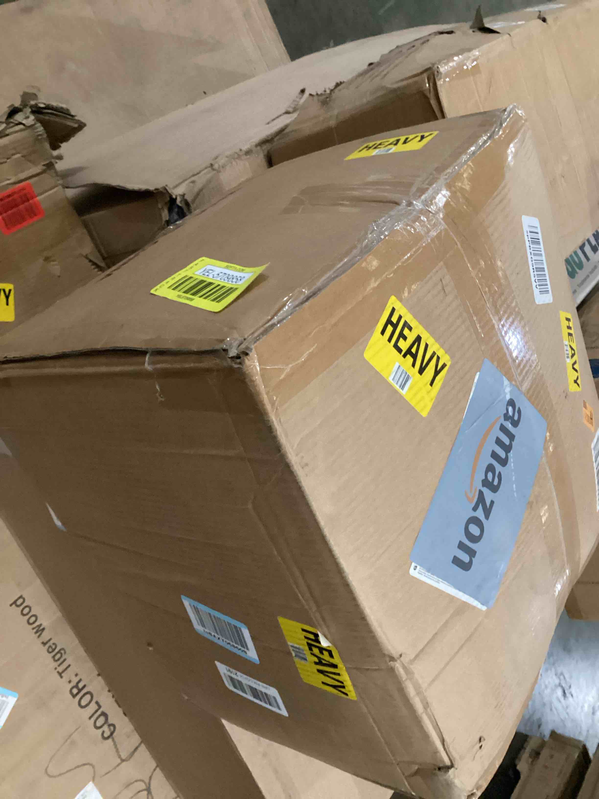https://s3.amazonaws.com/lotting-images-prod/bidfta/YEL5709858_1727726996294.jpeg