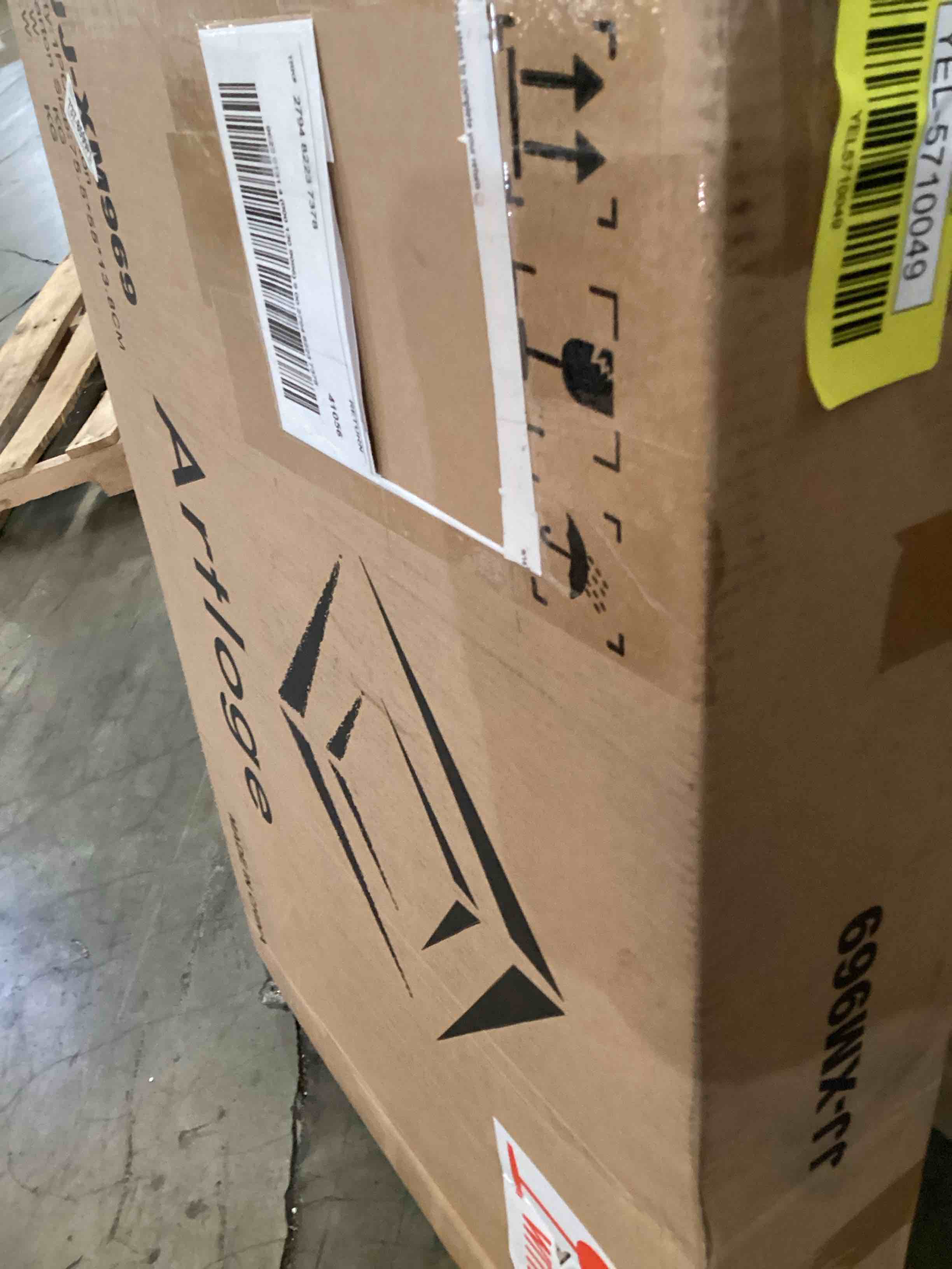 https://s3.amazonaws.com/lotting-images-prod/bidfta/YEL5710049_1727881805637.jpeg