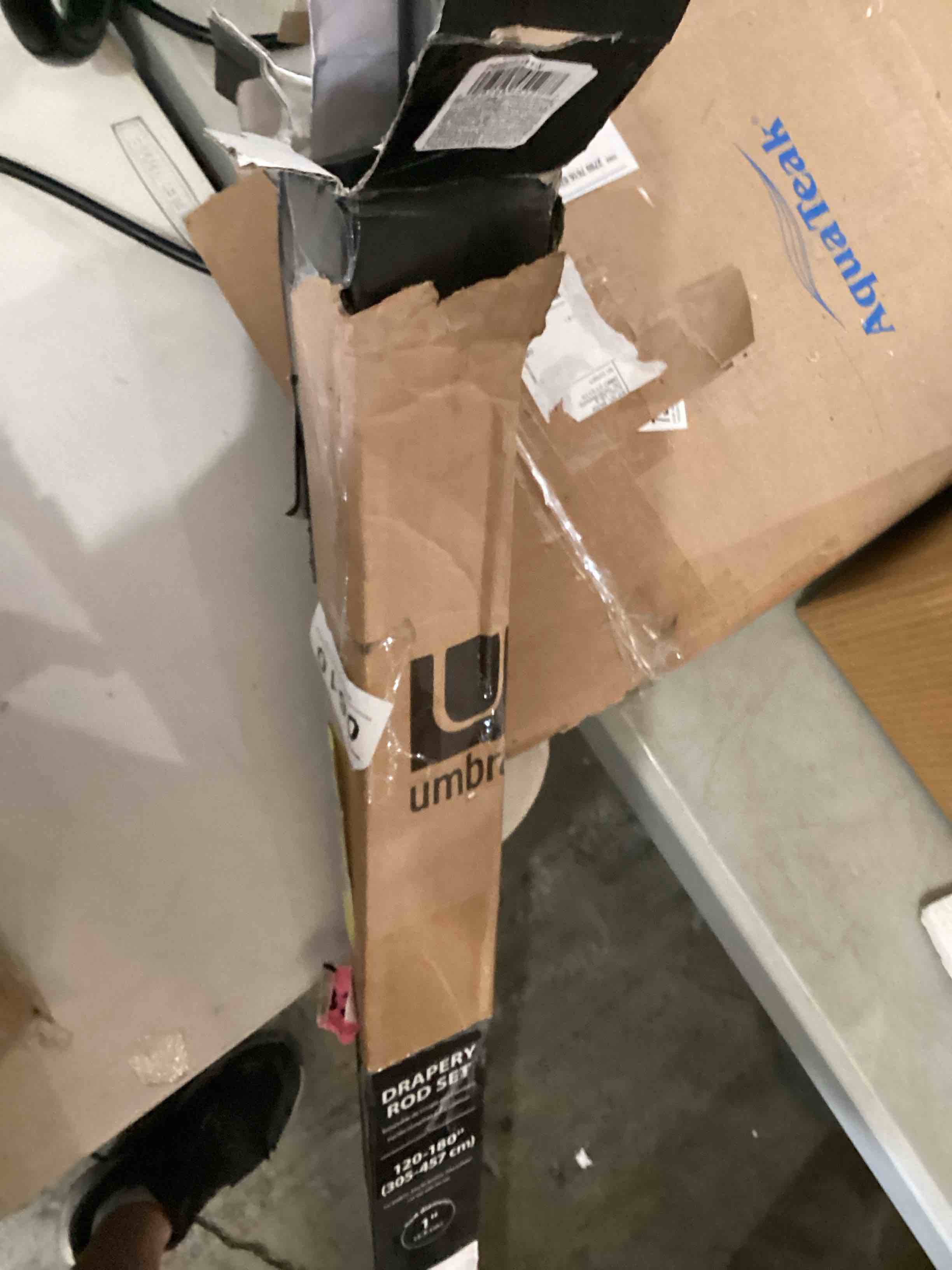 https://s3.amazonaws.com/lotting-images-prod/bidfta/YEL5710123_1727883829676.jpeg