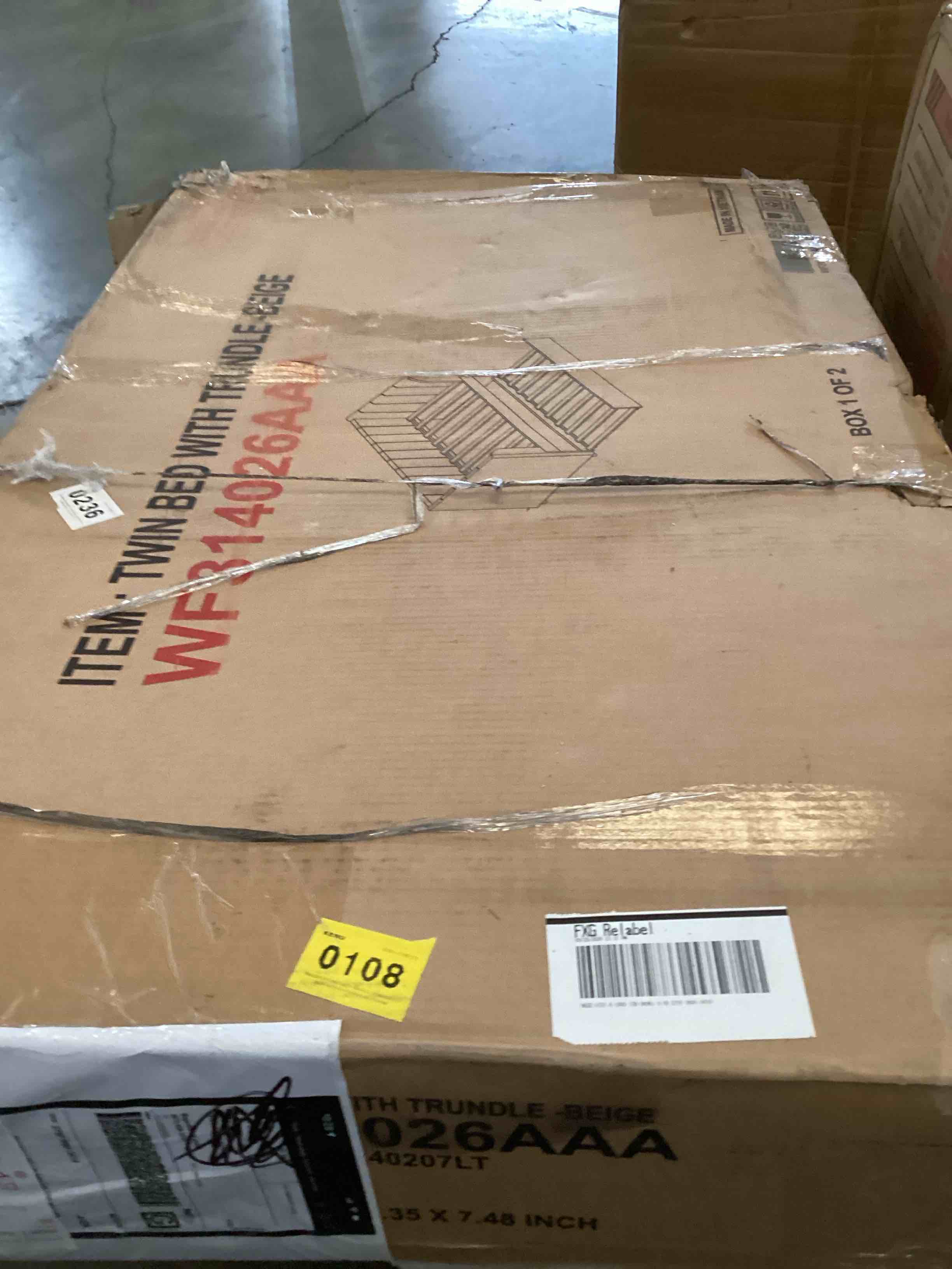 https://s3.amazonaws.com/lotting-images-prod/bidfta/YEL5710601_1728587634713.jpeg