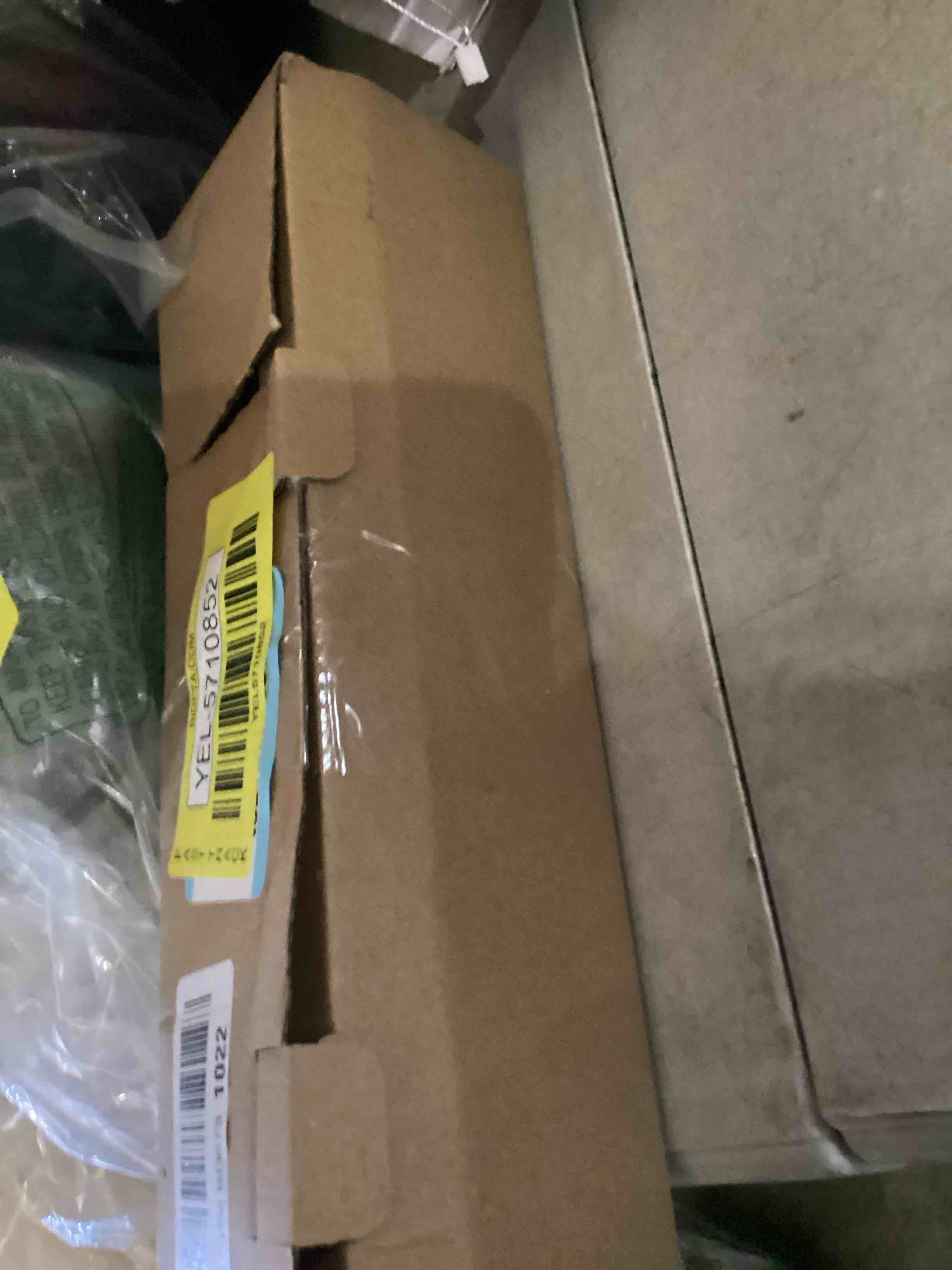 https://s3.amazonaws.com/lotting-images-prod/bidfta/YEL5710852_1729003622190.jpeg