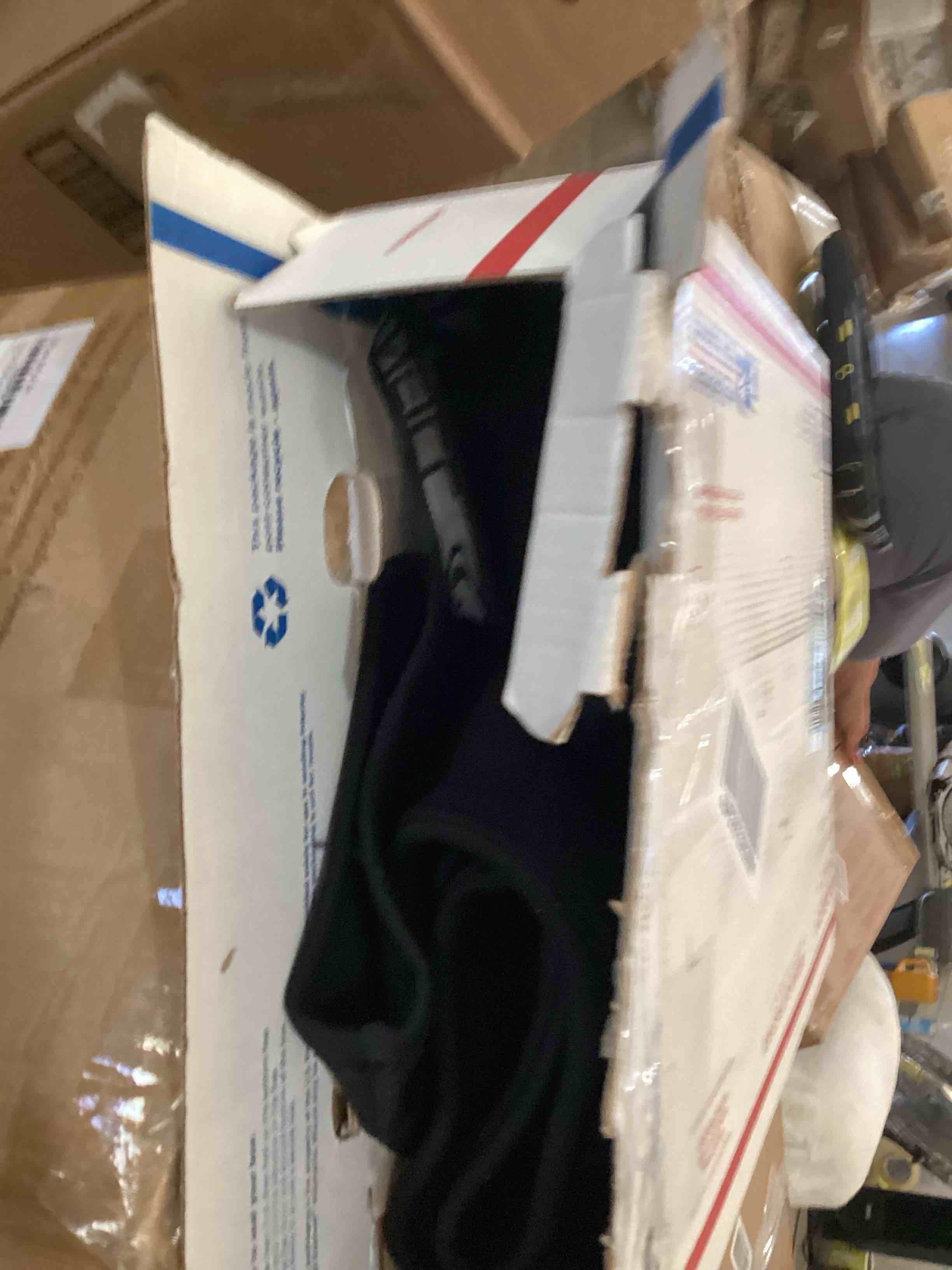 https://s3.amazonaws.com/lotting-images-prod/bidfta/YEL5711627_1725909129704.jpeg