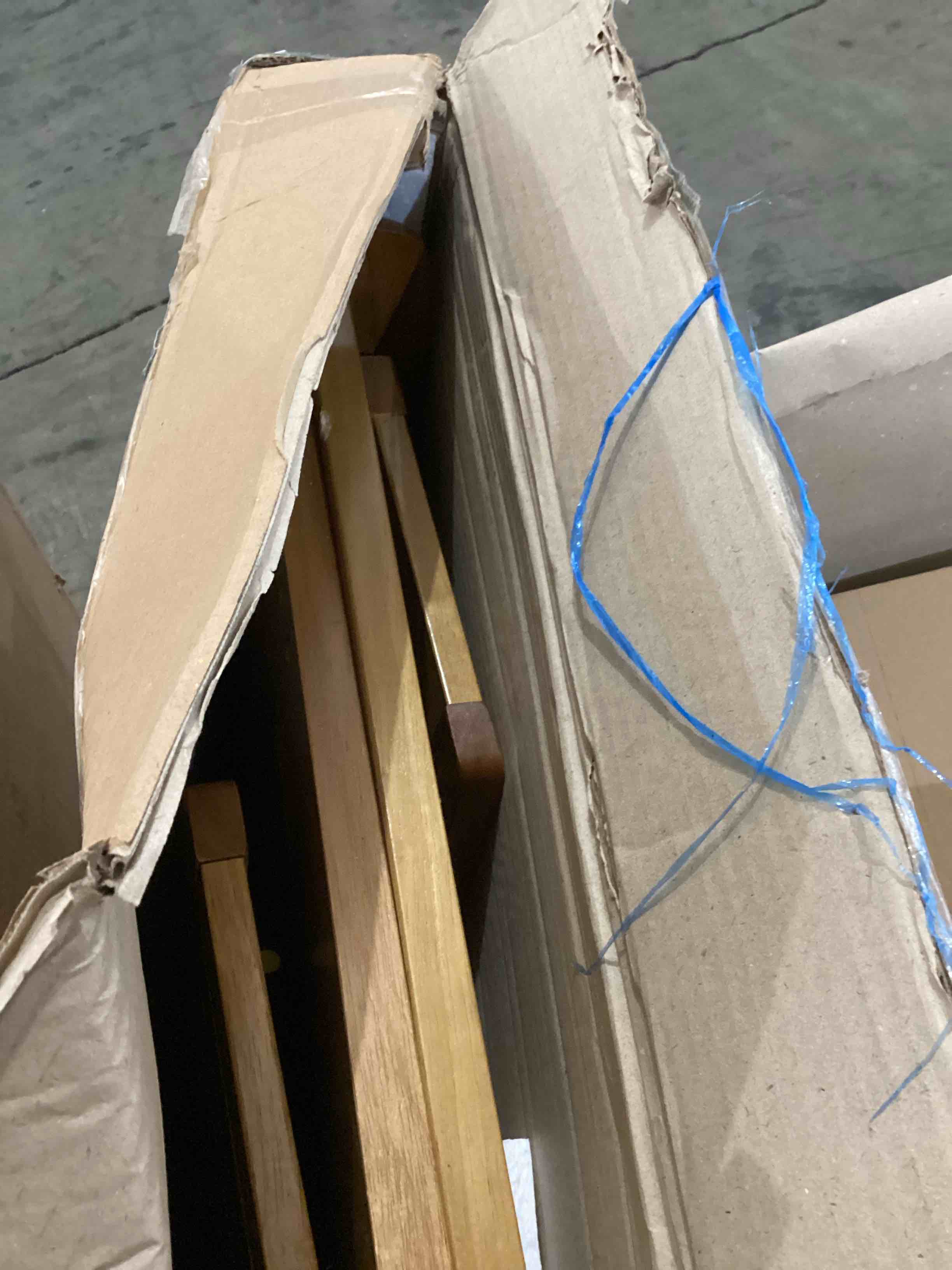 https://s3.amazonaws.com/lotting-images-prod/bidfta/YEL5714915_1724071144555.jpeg