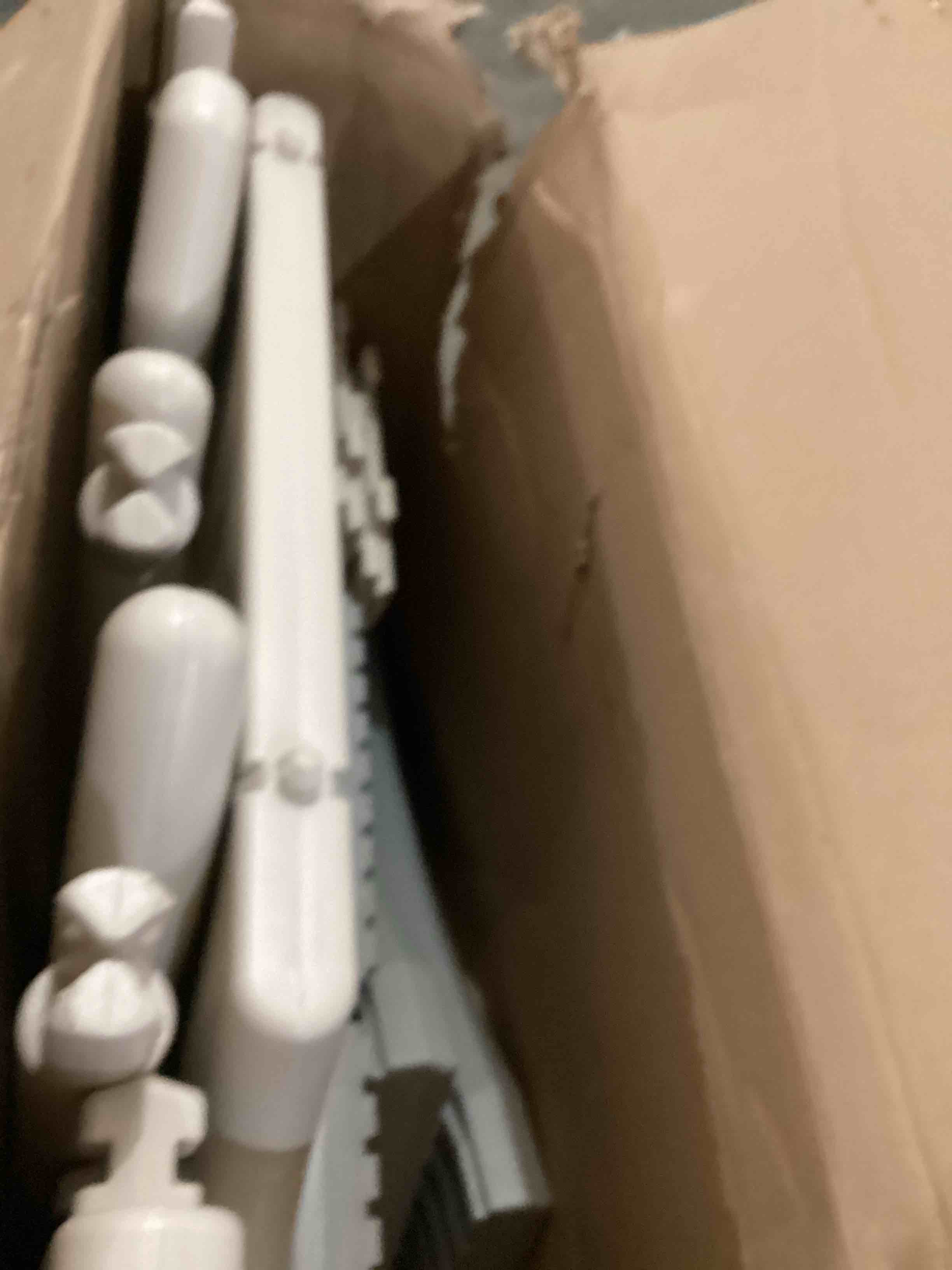 https://s3.amazonaws.com/lotting-images-prod/bidfta/YEL5714916_1724071075421.jpeg