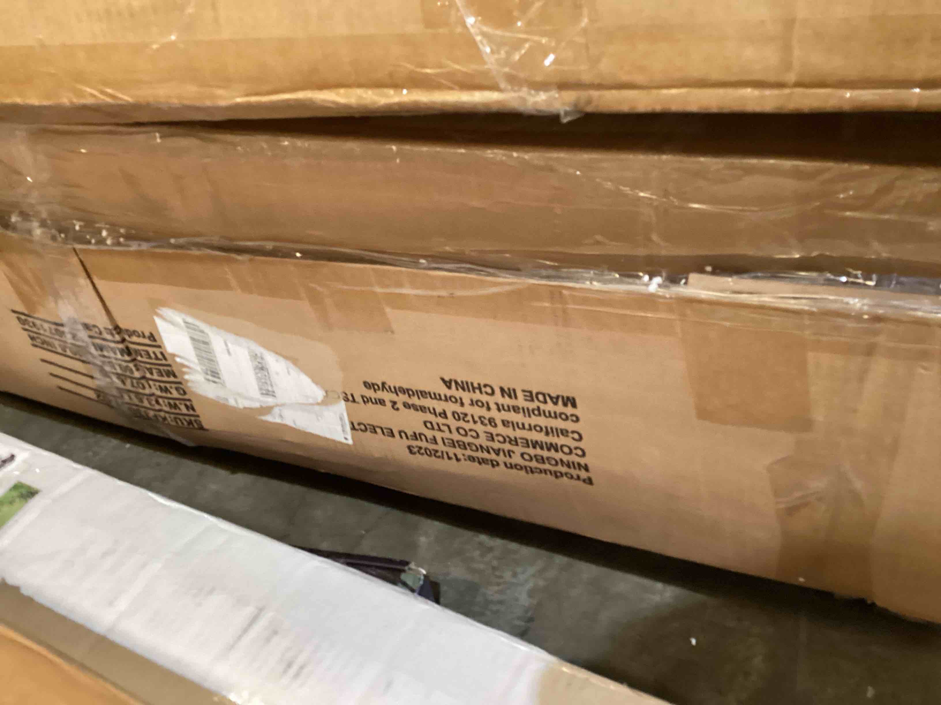 https://s3.amazonaws.com/lotting-images-prod/bidfta/YEL5715171_1724347402245.jpeg
