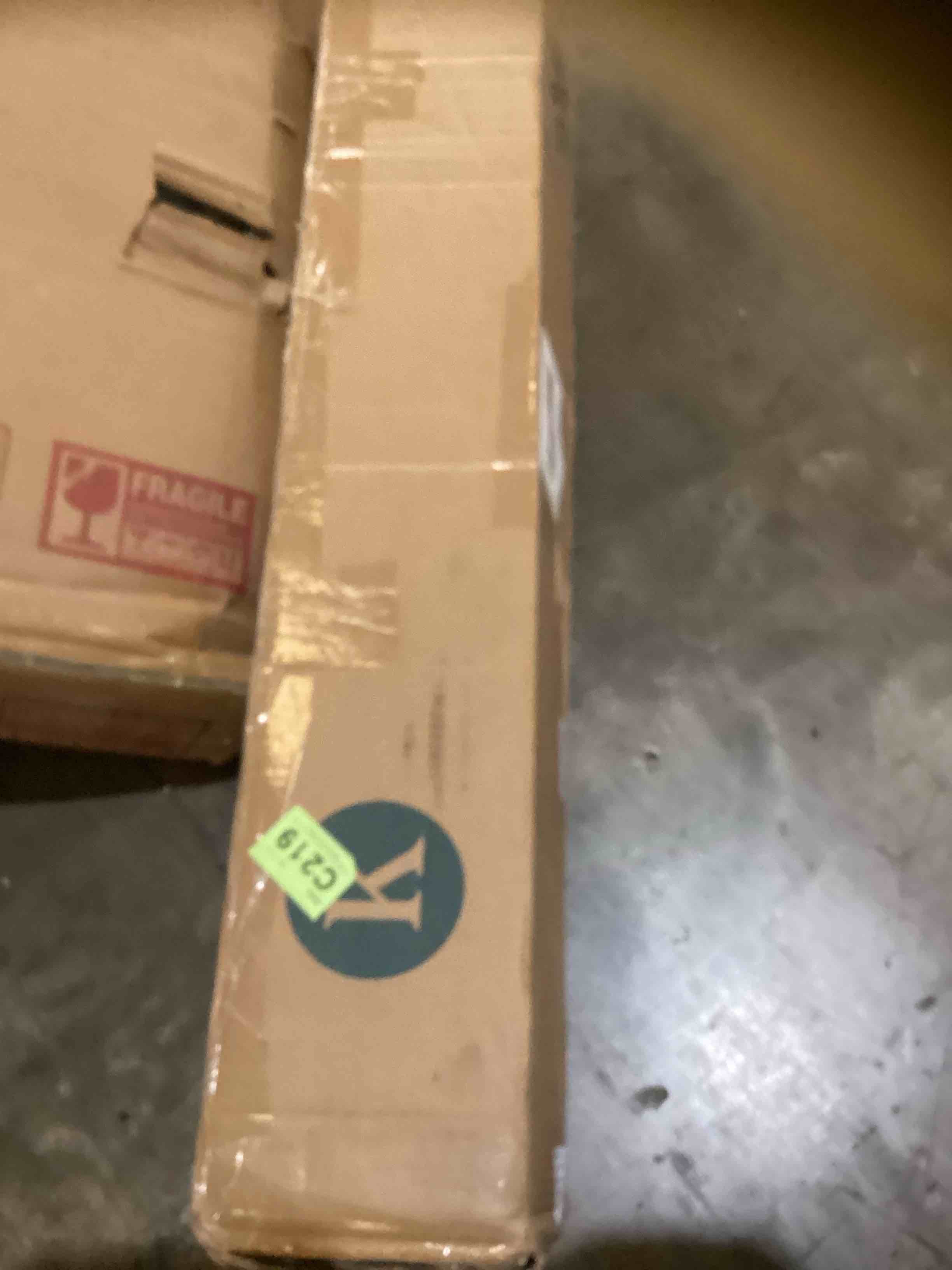 https://s3.amazonaws.com/lotting-images-prod/bidfta/YEL5715203_1724943213167.jpeg