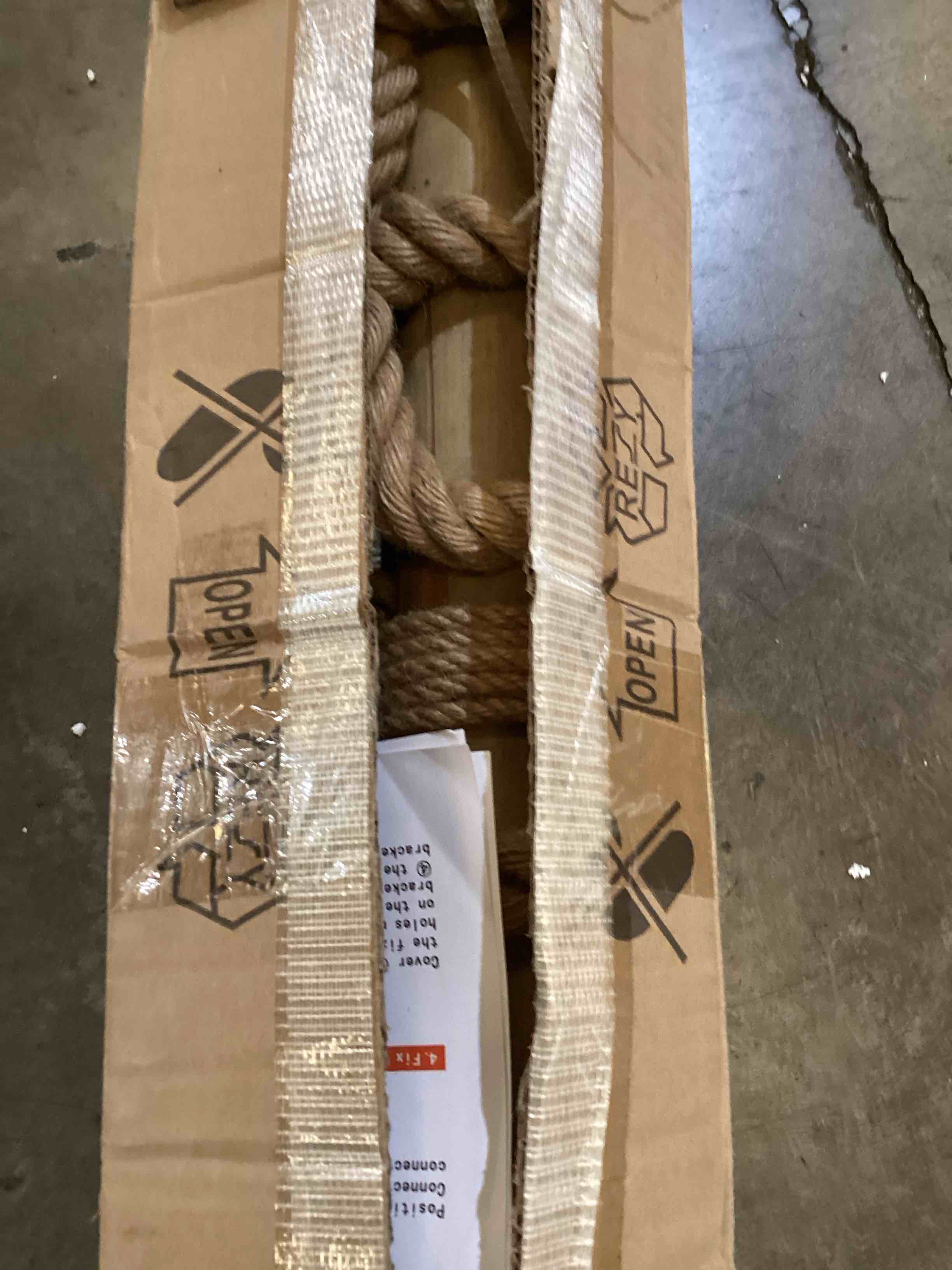 https://s3.amazonaws.com/lotting-images-prod/bidfta/YEL5715366_1724785863169.jpeg