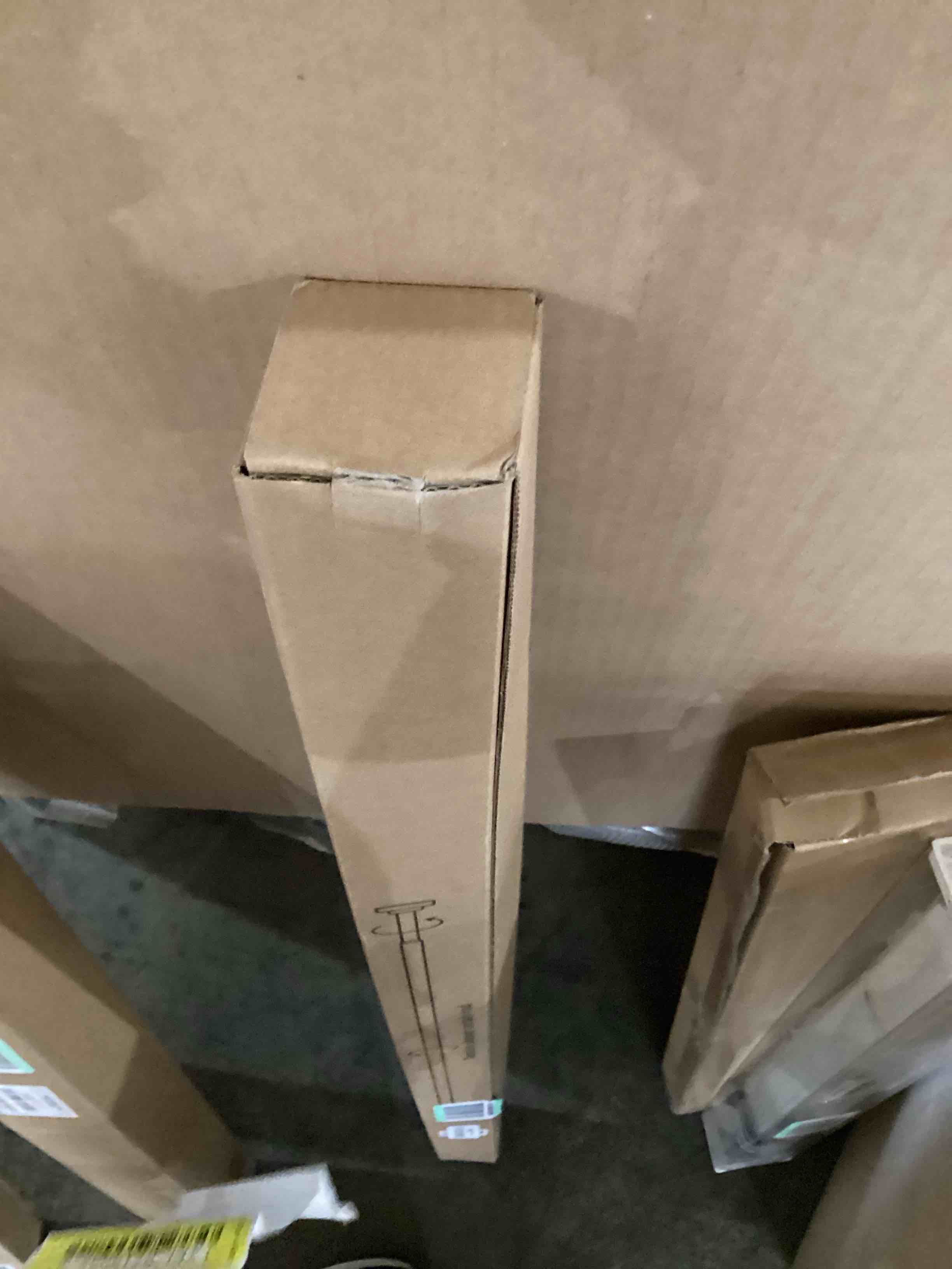 https://s3.amazonaws.com/lotting-images-prod/bidfta/YEL5715897_1717425475253.jpeg