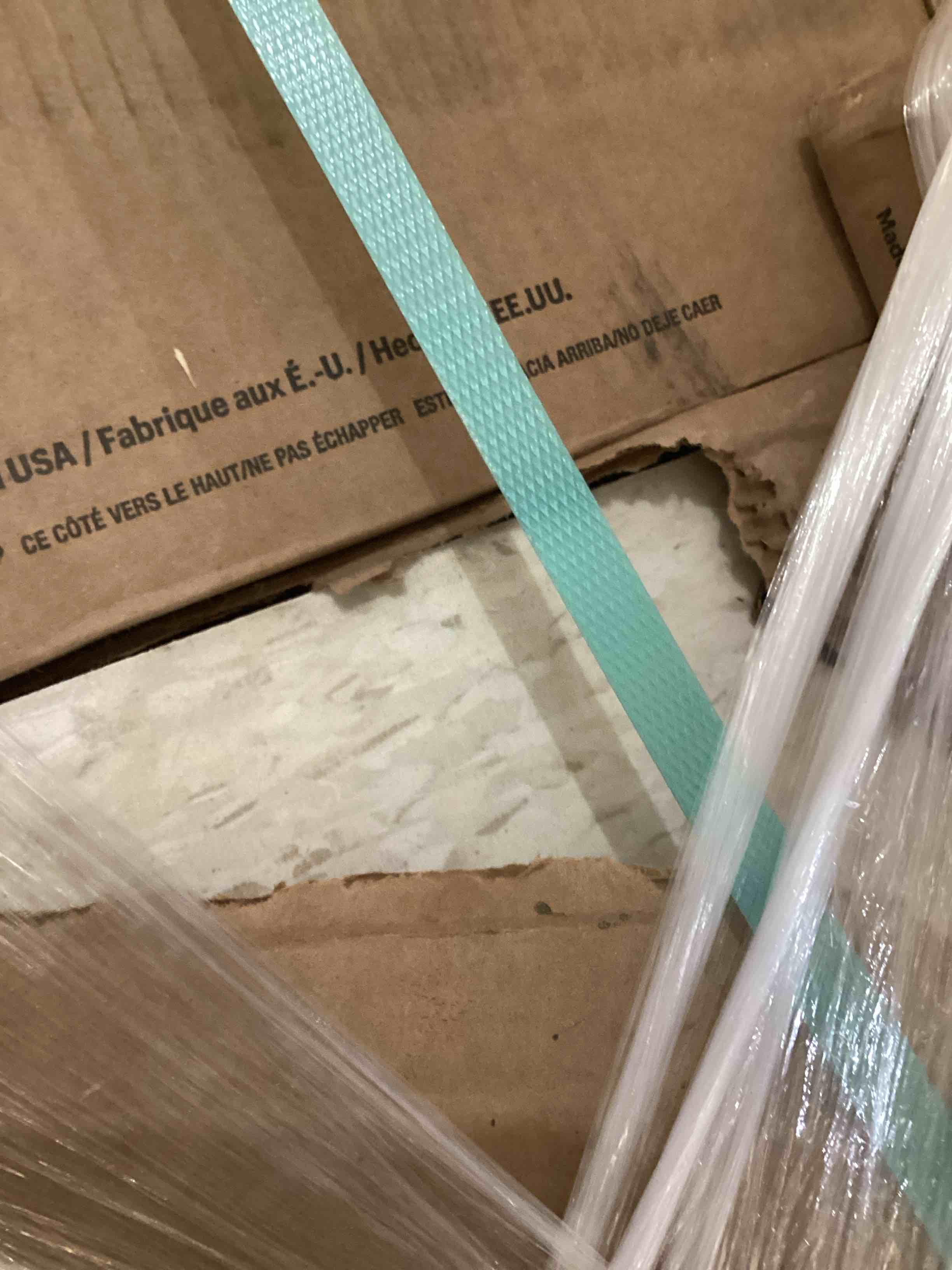 https://s3.amazonaws.com/lotting-images-prod/bidfta/YEL5716025_1717767112937.jpeg