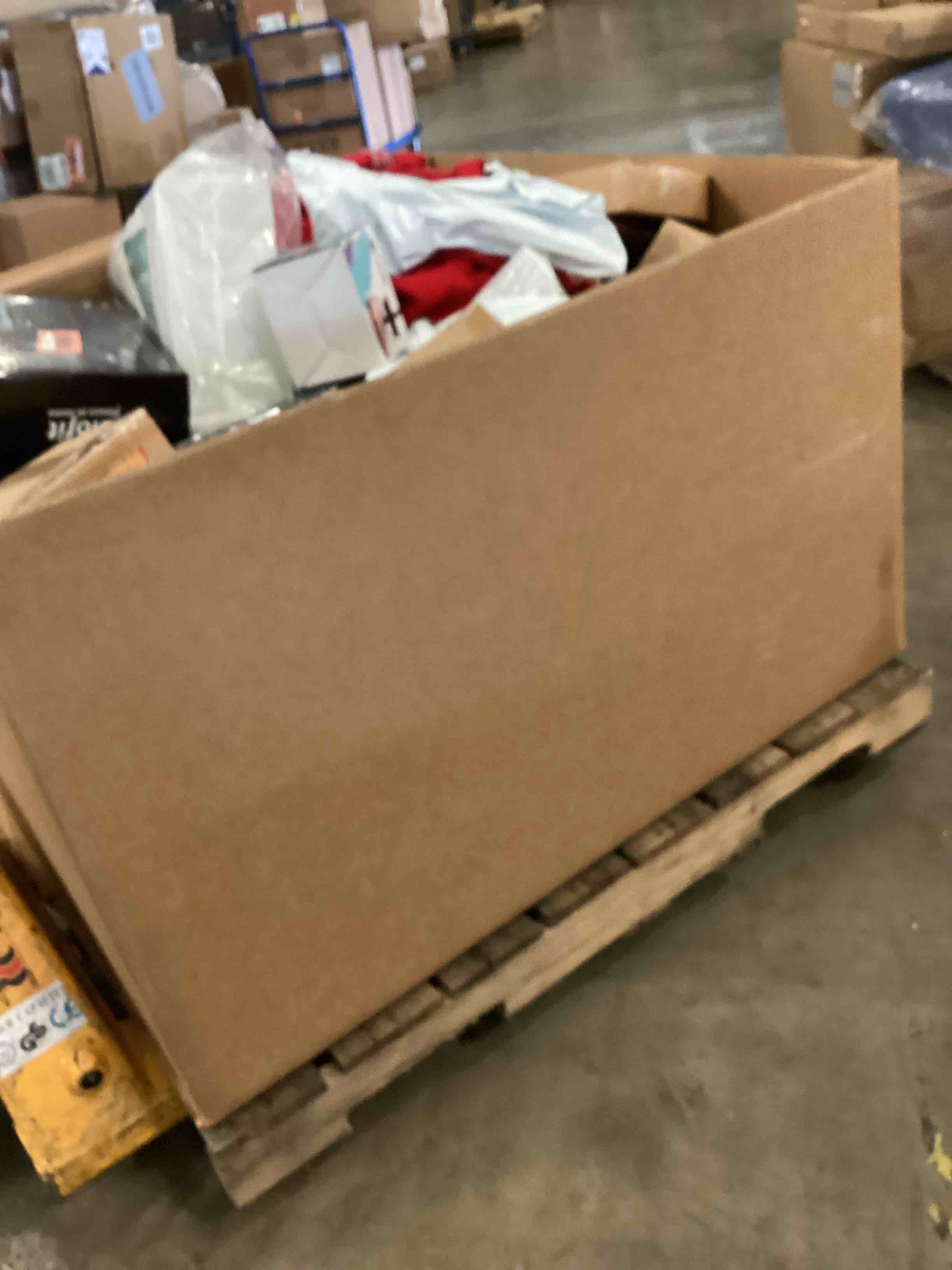 https://s3.amazonaws.com/lotting-images-prod/bidfta/YEL5719047_1713376662916.jpeg