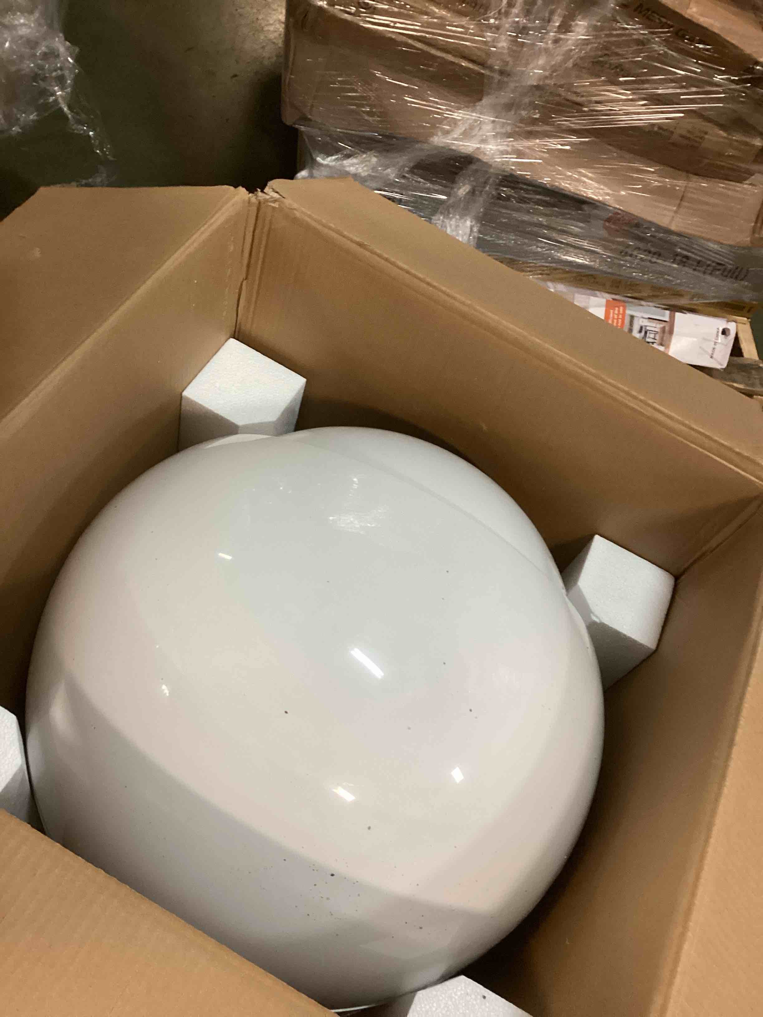 https://s3.amazonaws.com/lotting-images-prod/bidfta/YEL5721662_1710421962969.jpeg