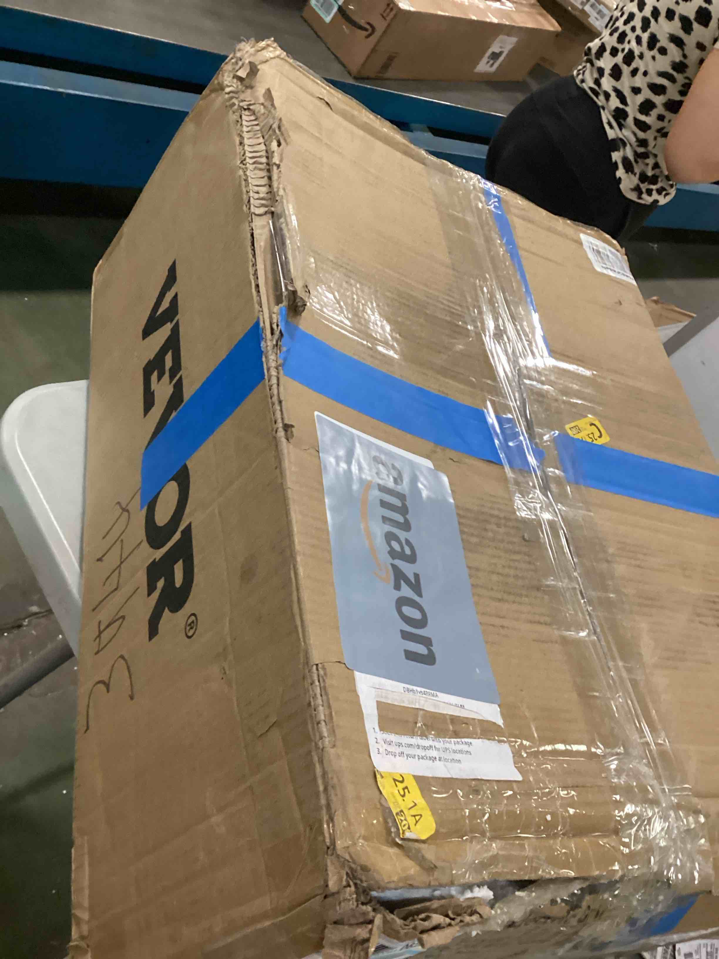 https://s3.amazonaws.com/lotting-images-prod/bidfta/YEL5721878_1710503631993.jpeg