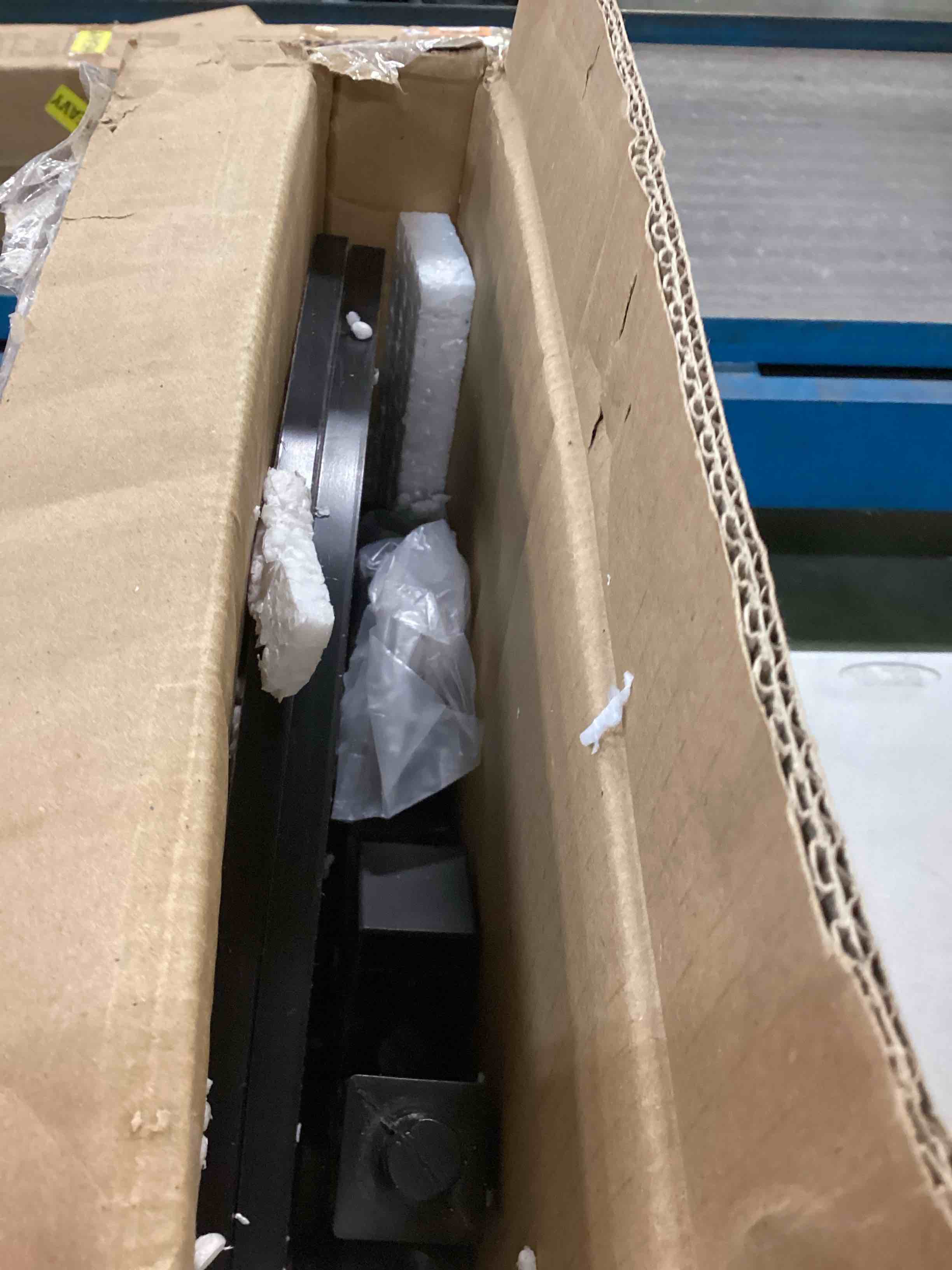 https://s3.amazonaws.com/lotting-images-prod/bidfta/YEL5721941_1710510688352.jpeg