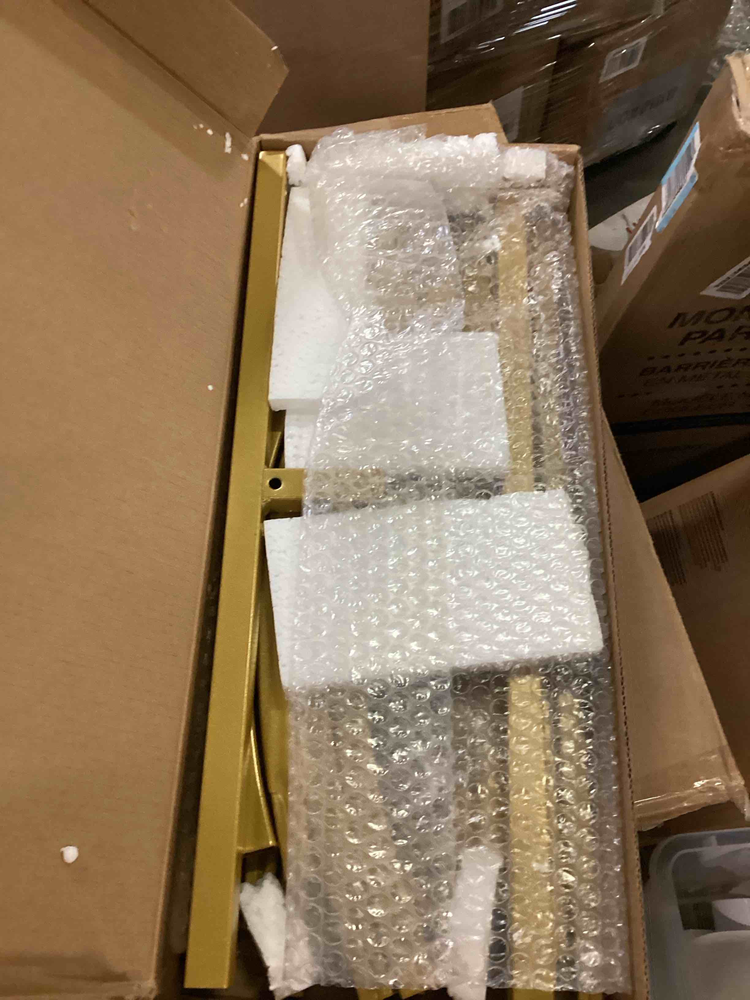https://s3.amazonaws.com/lotting-images-prod/bidfta/YEL5722731_1710940555550.jpeg