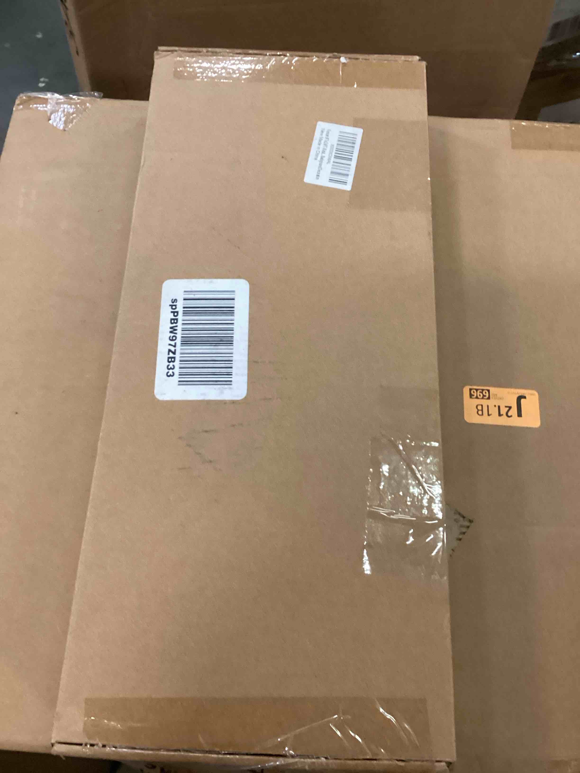 https://s3.amazonaws.com/lotting-images-prod/bidfta/YEL5722731_1710940571999.jpeg