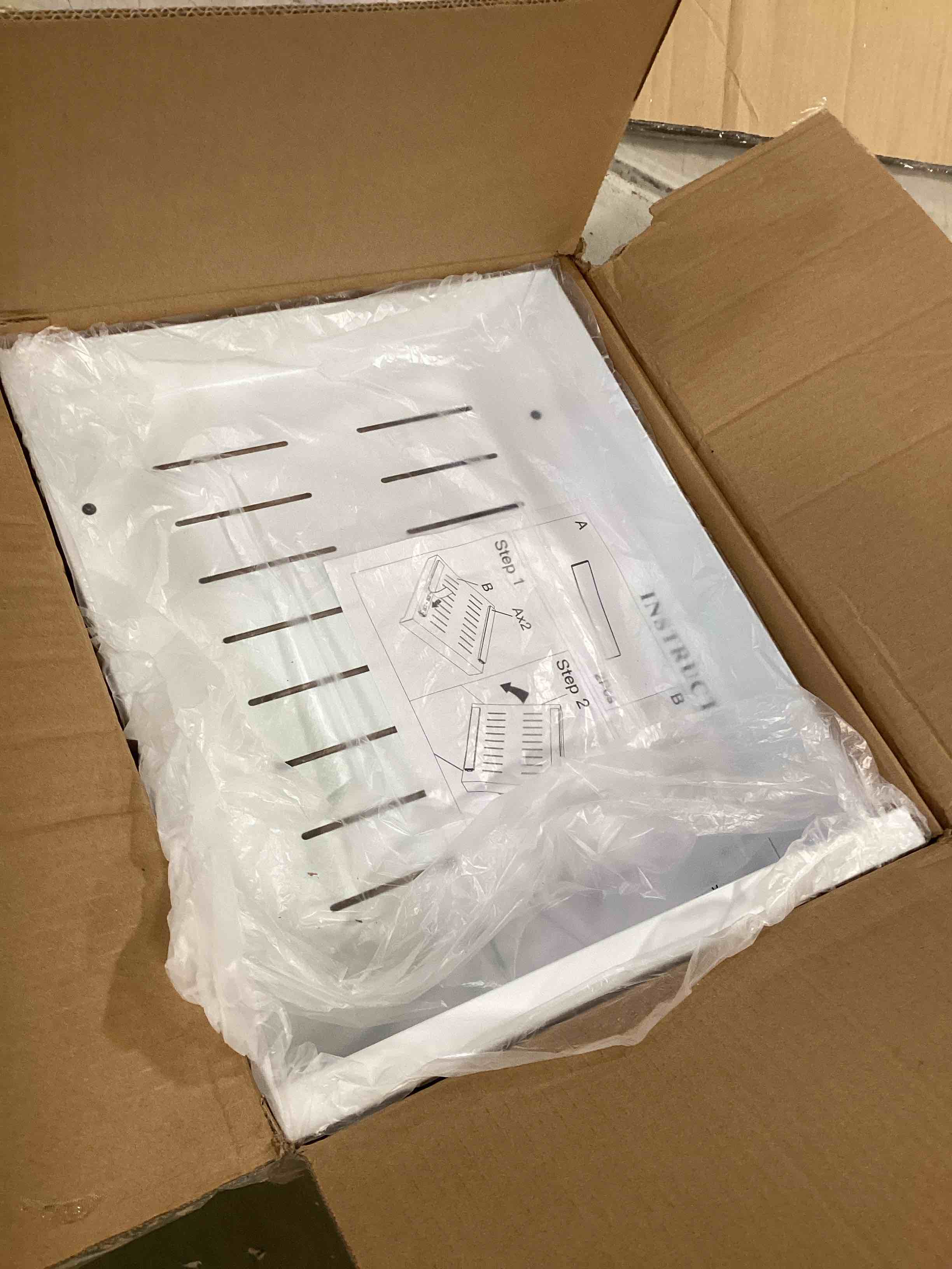 https://s3.amazonaws.com/lotting-images-prod/bidfta/YEL5722777_1710945324442.jpeg