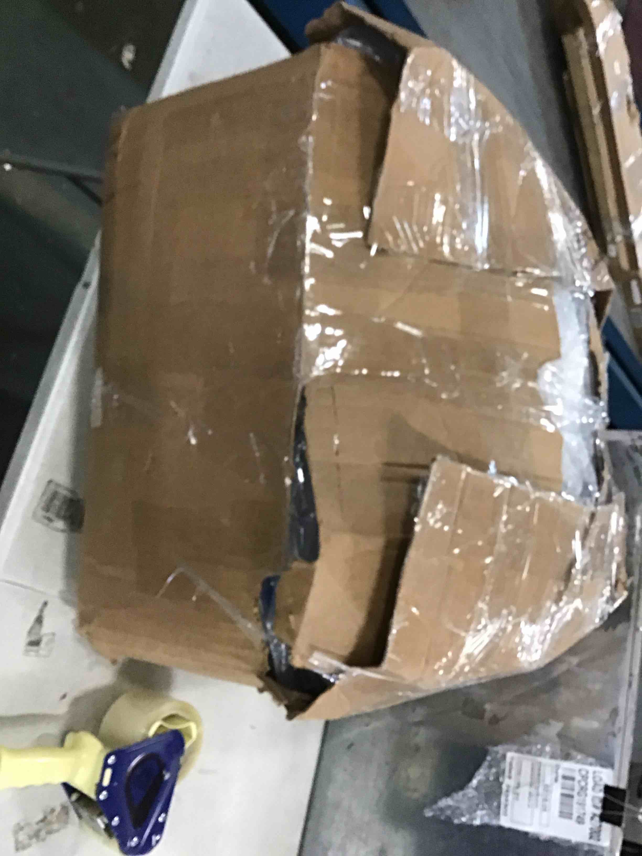 https://s3.amazonaws.com/lotting-images-prod/bidfta/YEL5724040_1711027713787.jpeg