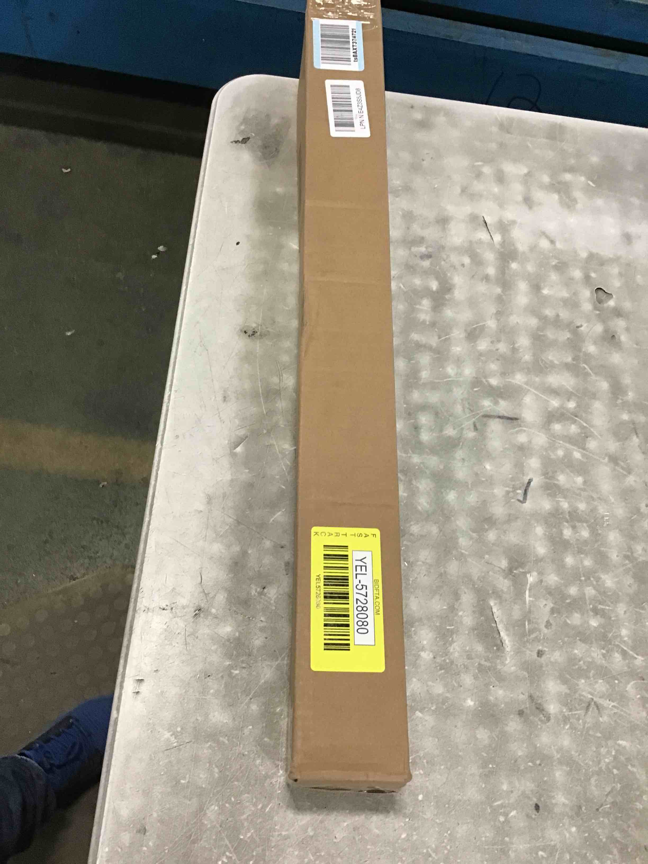 https://s3.amazonaws.com/lotting-images-prod/bidfta/YEL5728080_1722018074461.jpeg
