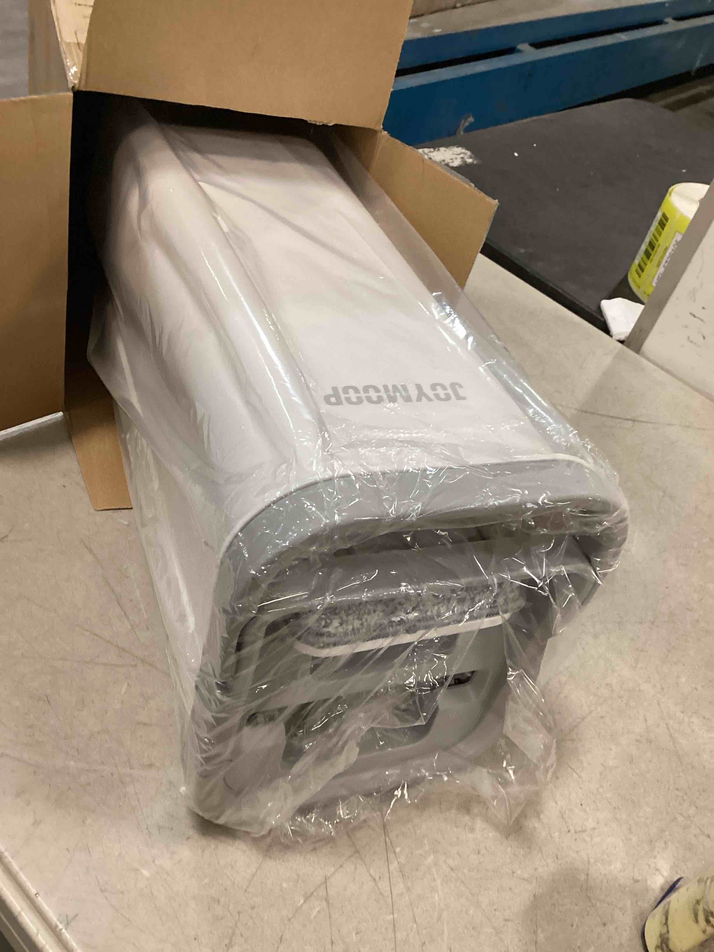 https://s3.amazonaws.com/lotting-images-prod/bidfta/YEL5729021_1710510091784.jpeg