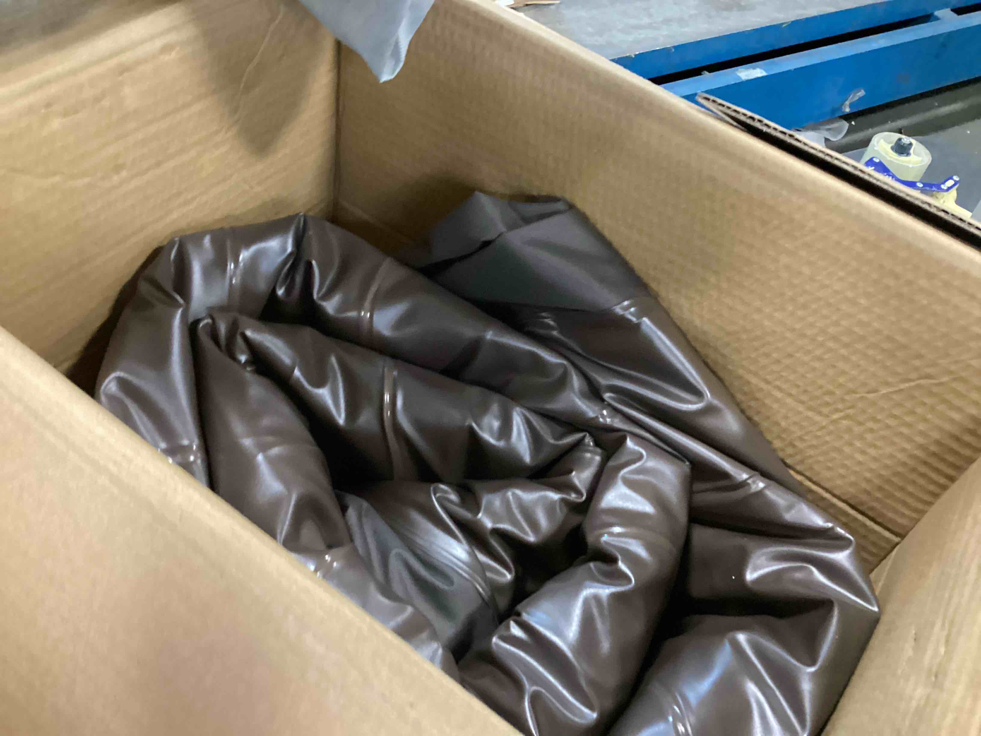 https://s3.amazonaws.com/lotting-images-prod/bidfta/YEL5729167_1710524916440.jpeg