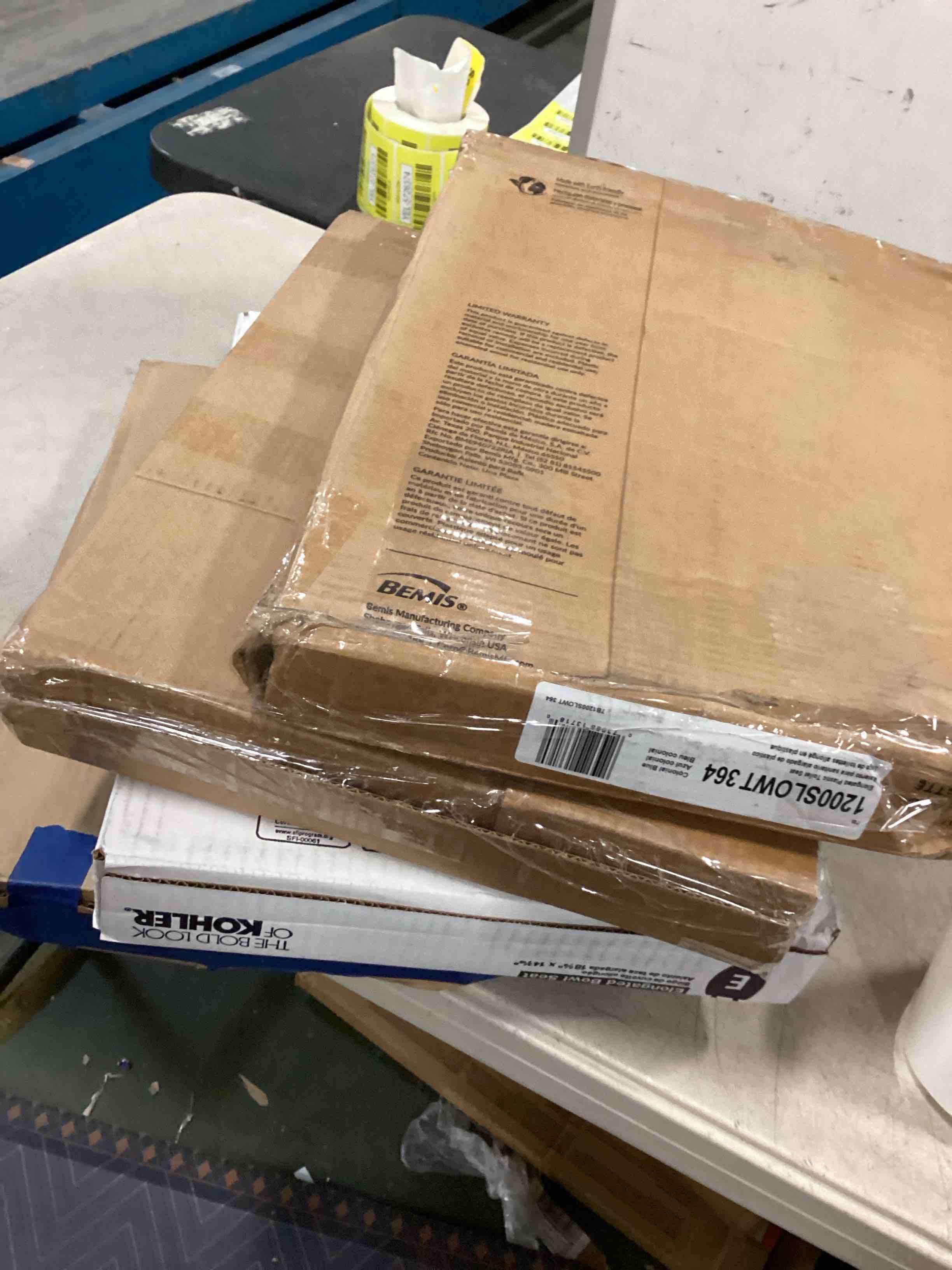 Assortment of Round Bowl Seats, fits all round toilets, different styles and different sizes, from different brands,